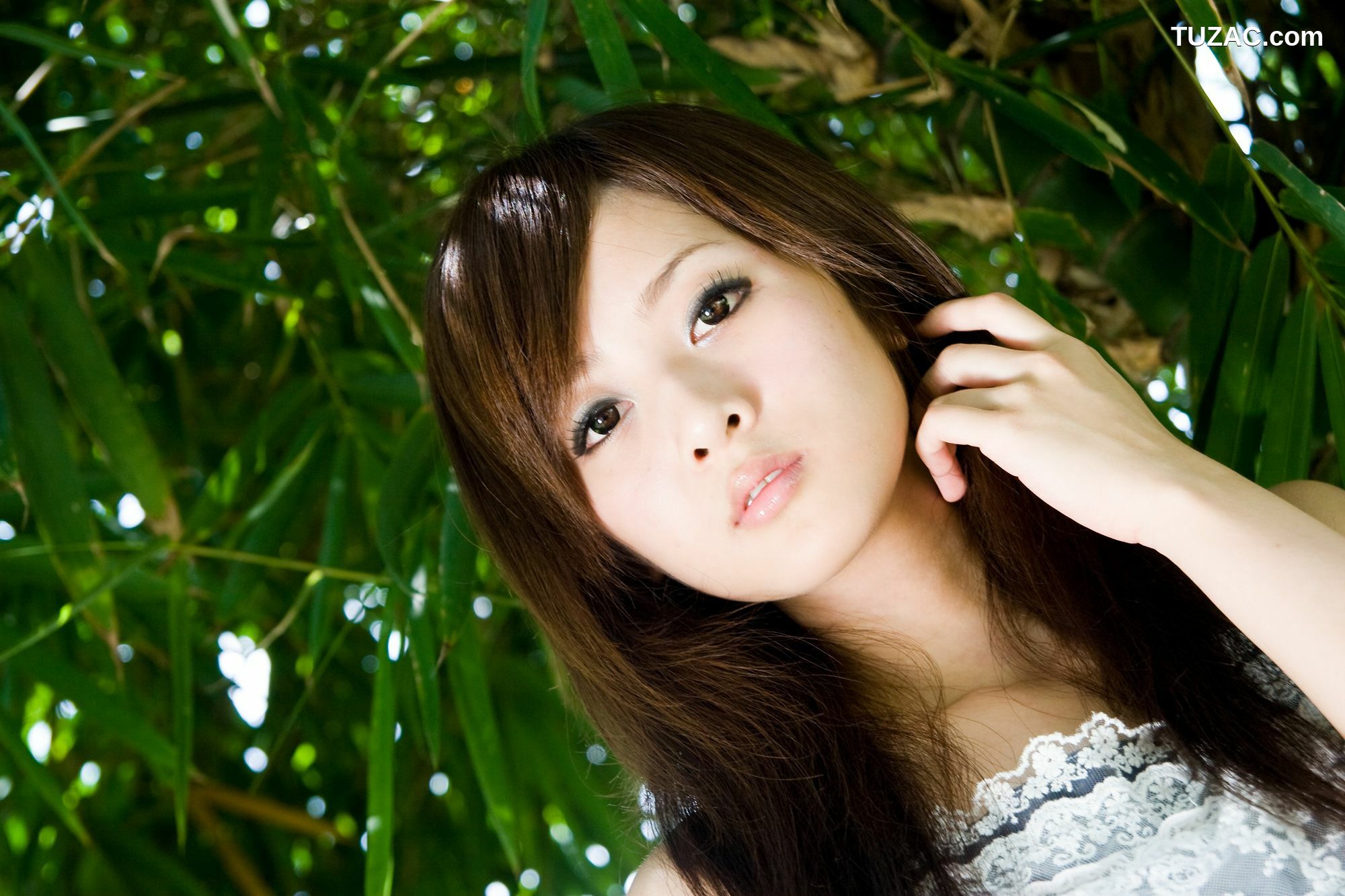 台湾正妹_Mikako/张凯洁《至善園、原住民公園外拍》写真集