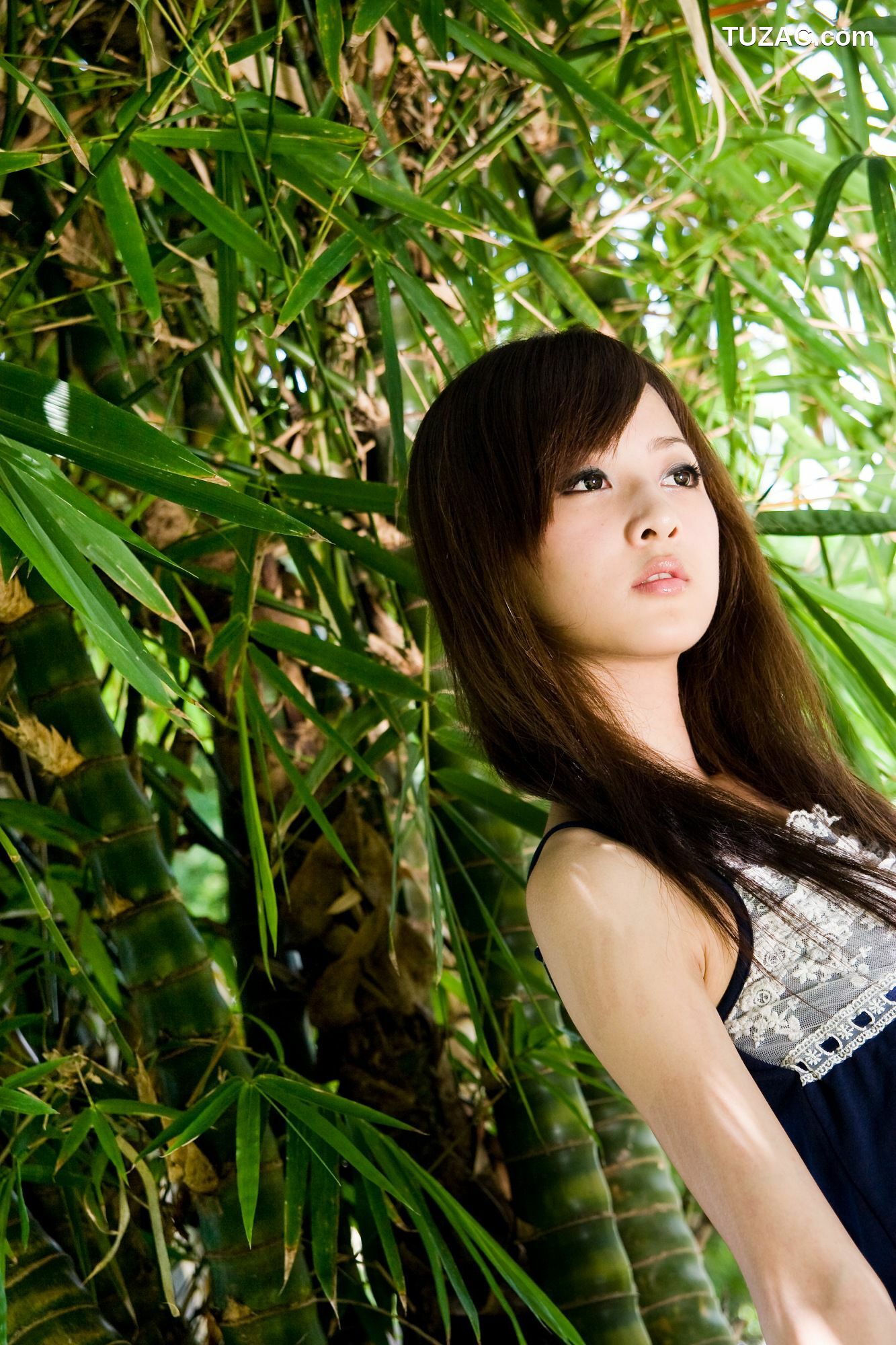 台湾正妹_Mikako/张凯洁《至善園、原住民公園外拍》写真集