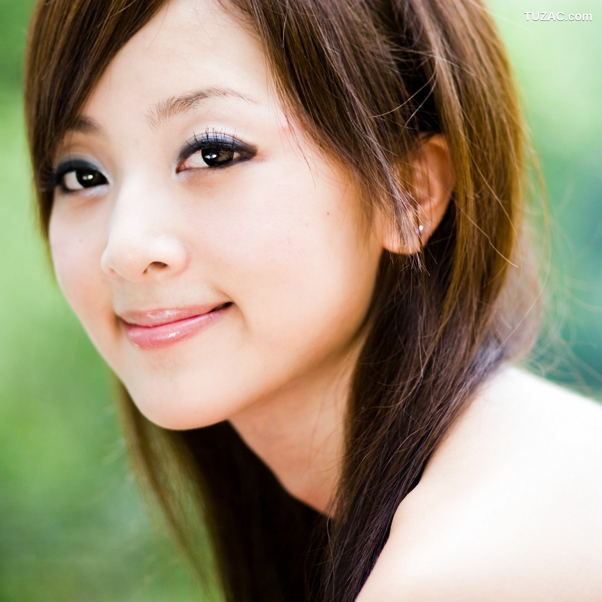 台湾正妹_Mikako/张凯洁《至善園、原住民公園外拍》写真集