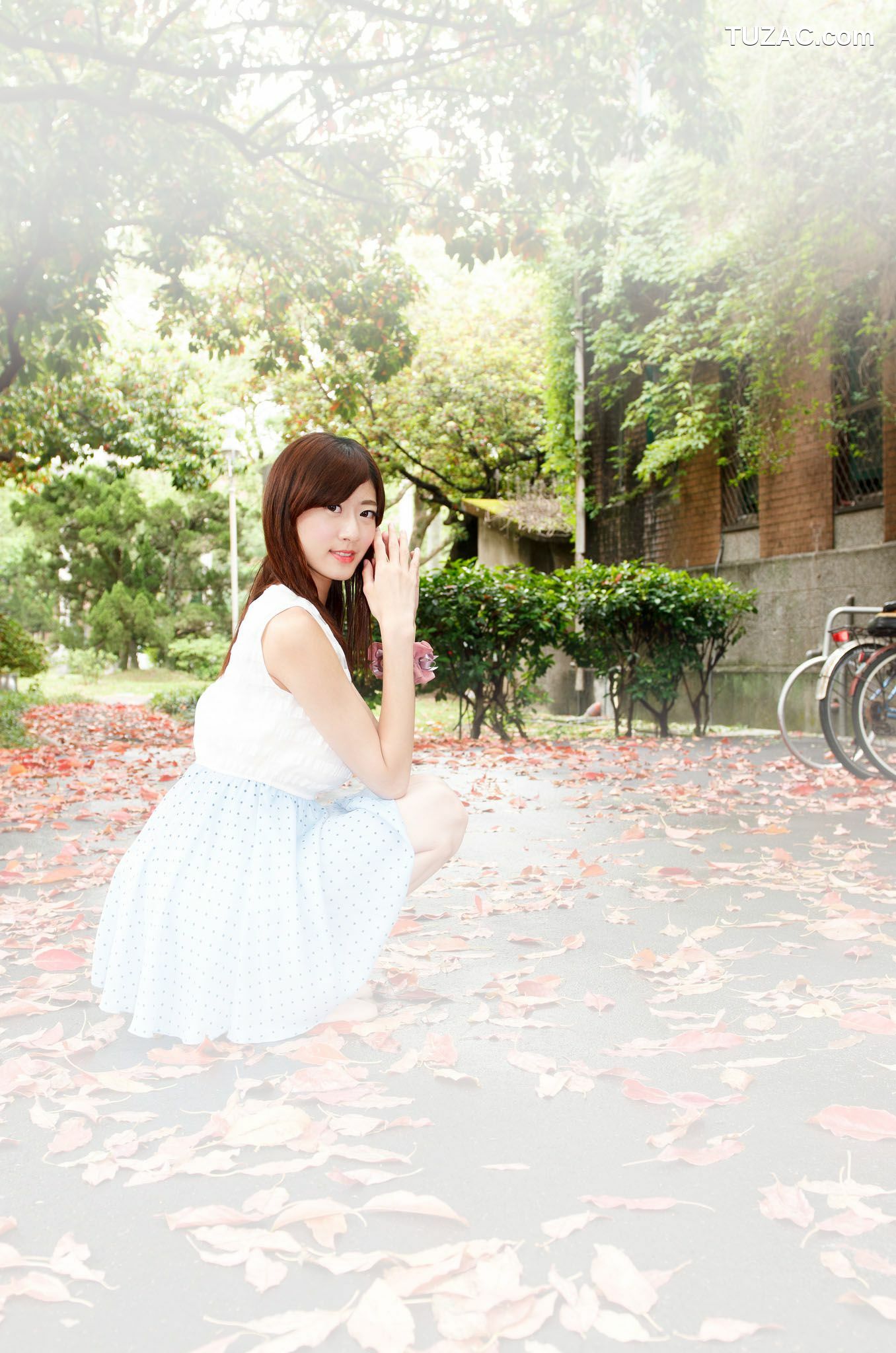 台湾正妹_Queena/林茉晶《台大外拍》写真集