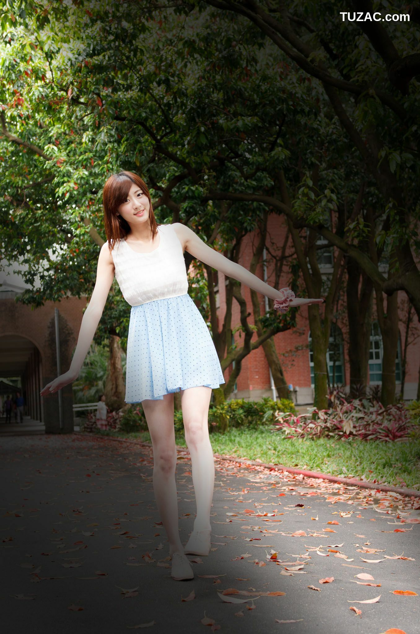 台湾正妹_Queena/林茉晶《台大外拍》写真集