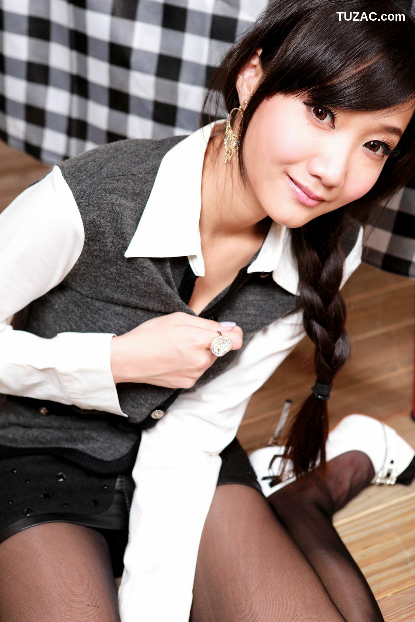 台湾正妹_Tina李霜《黑丝街拍图片》写真合集