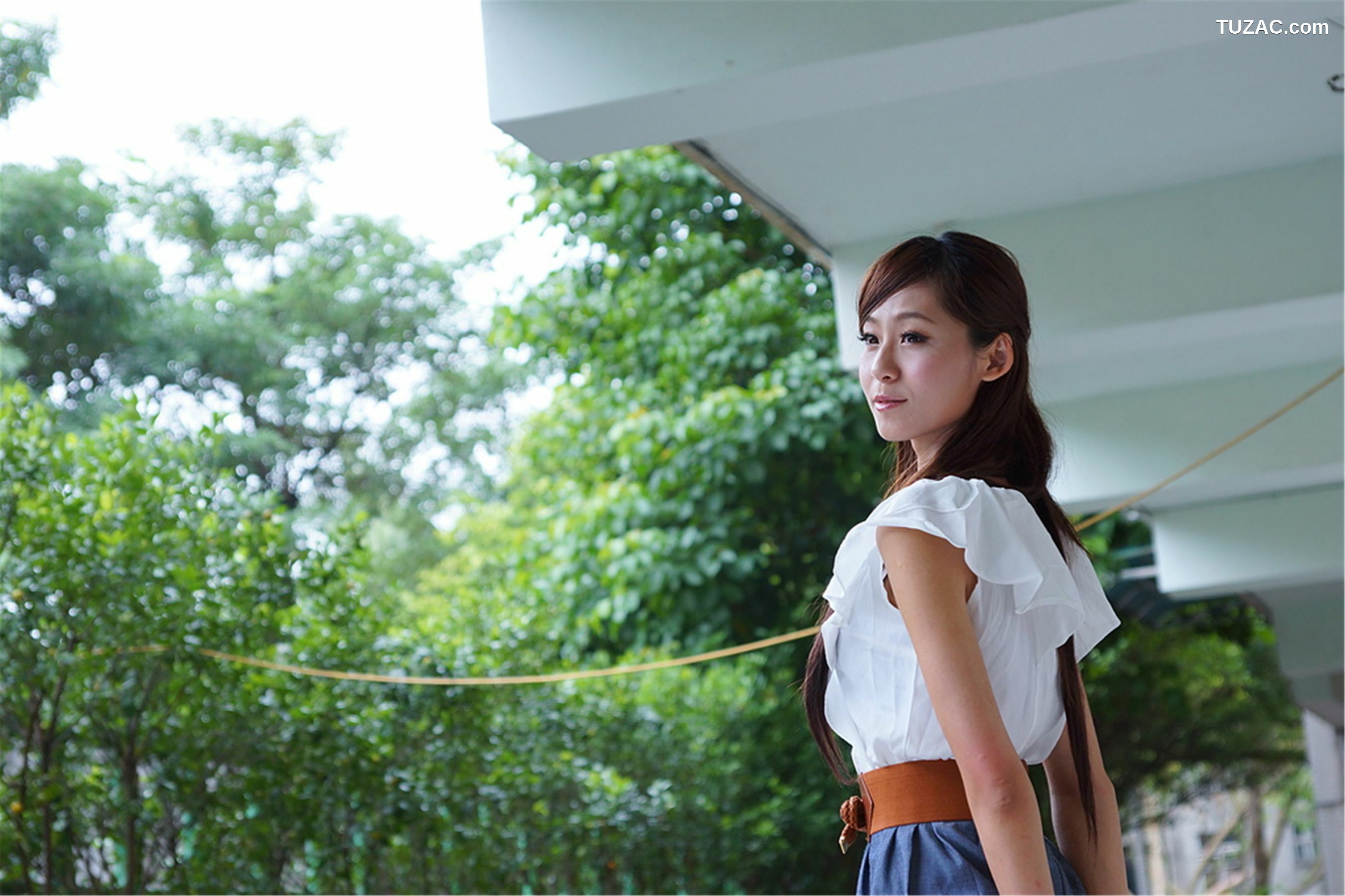 台湾正妹_Winnie小雪/庄咏惠《春节校园外拍》写真集