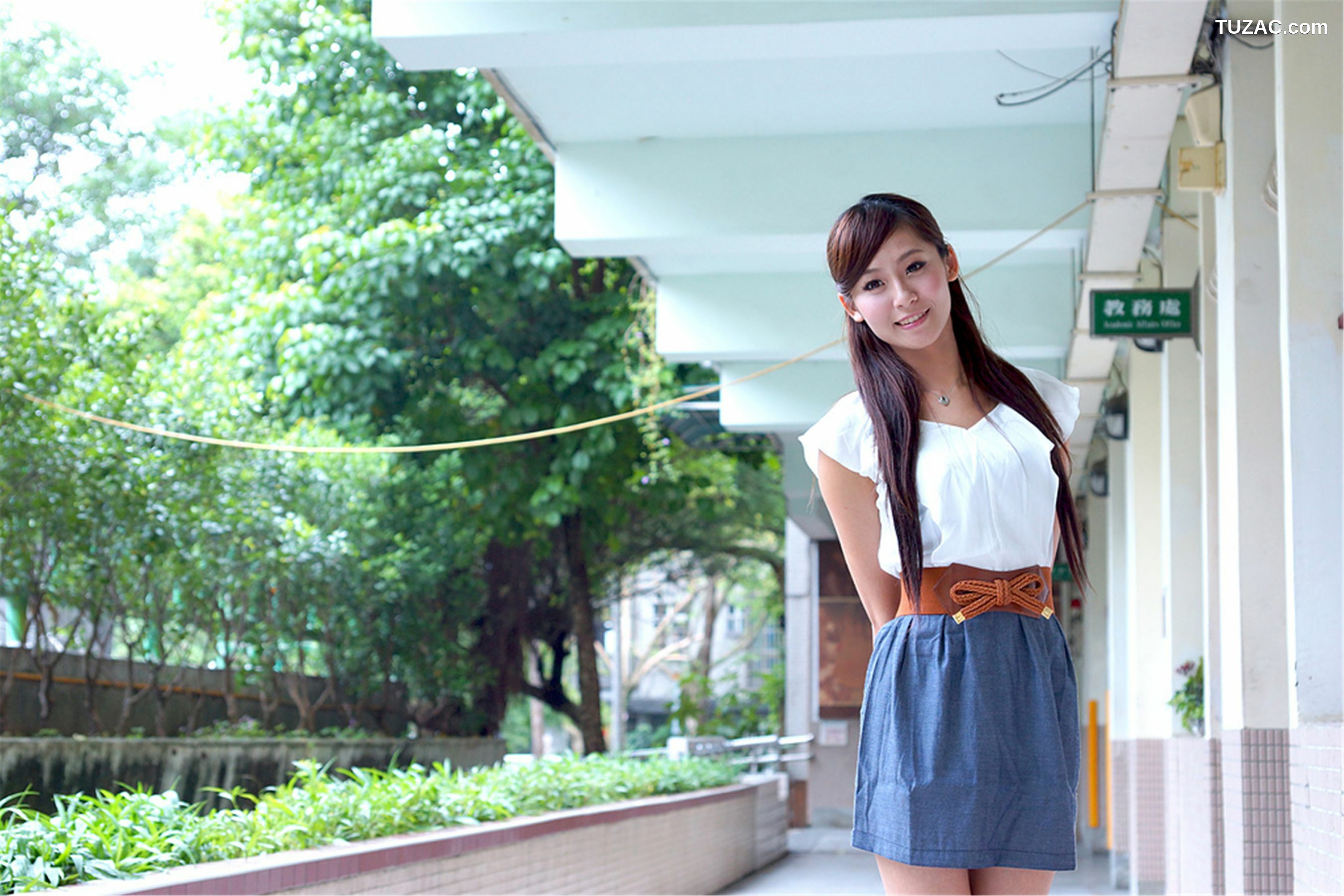 台湾正妹_Winnie小雪/庄咏惠《春节校园外拍》写真集