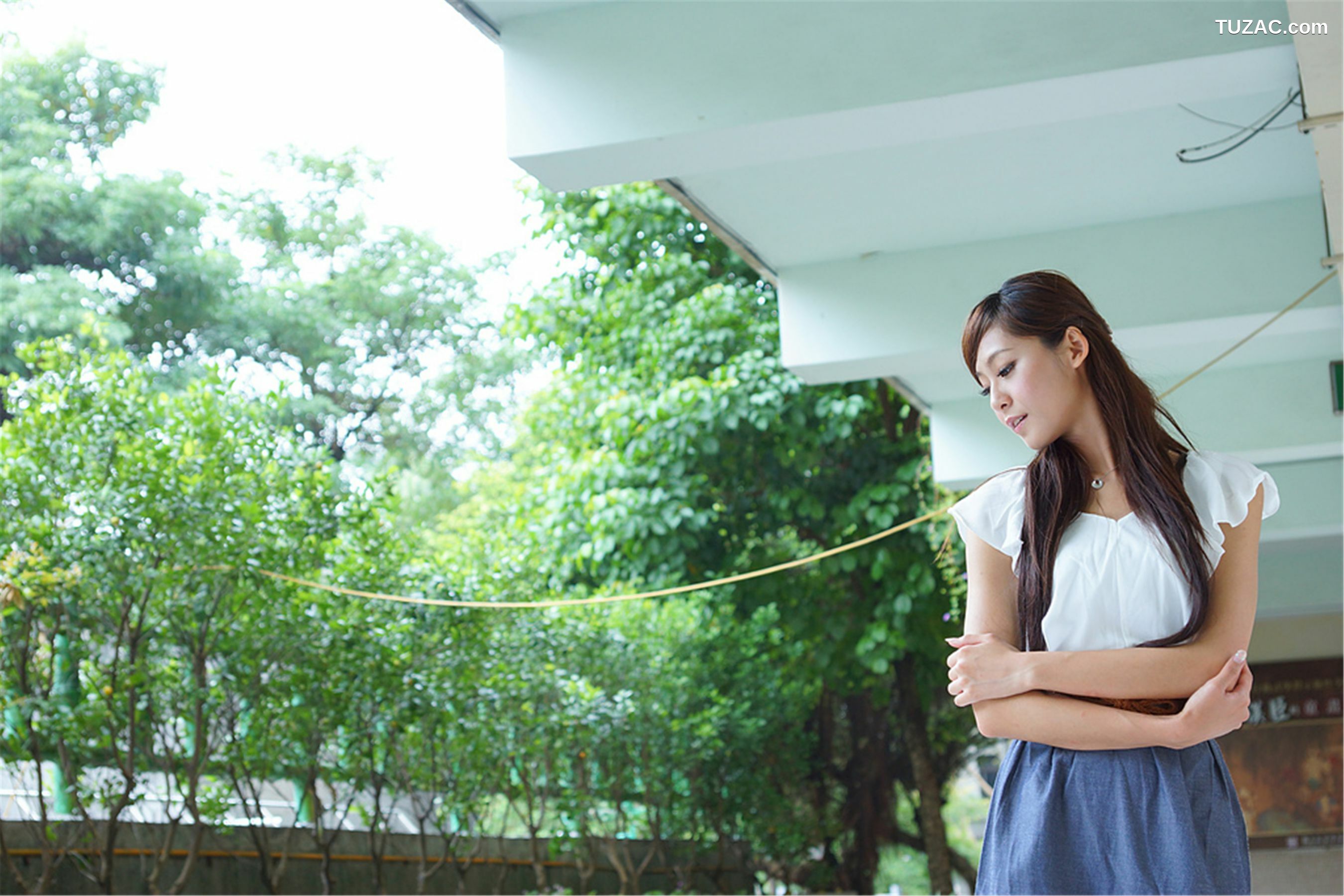 台湾正妹_Winnie小雪/庄咏惠《春节校园外拍》写真集