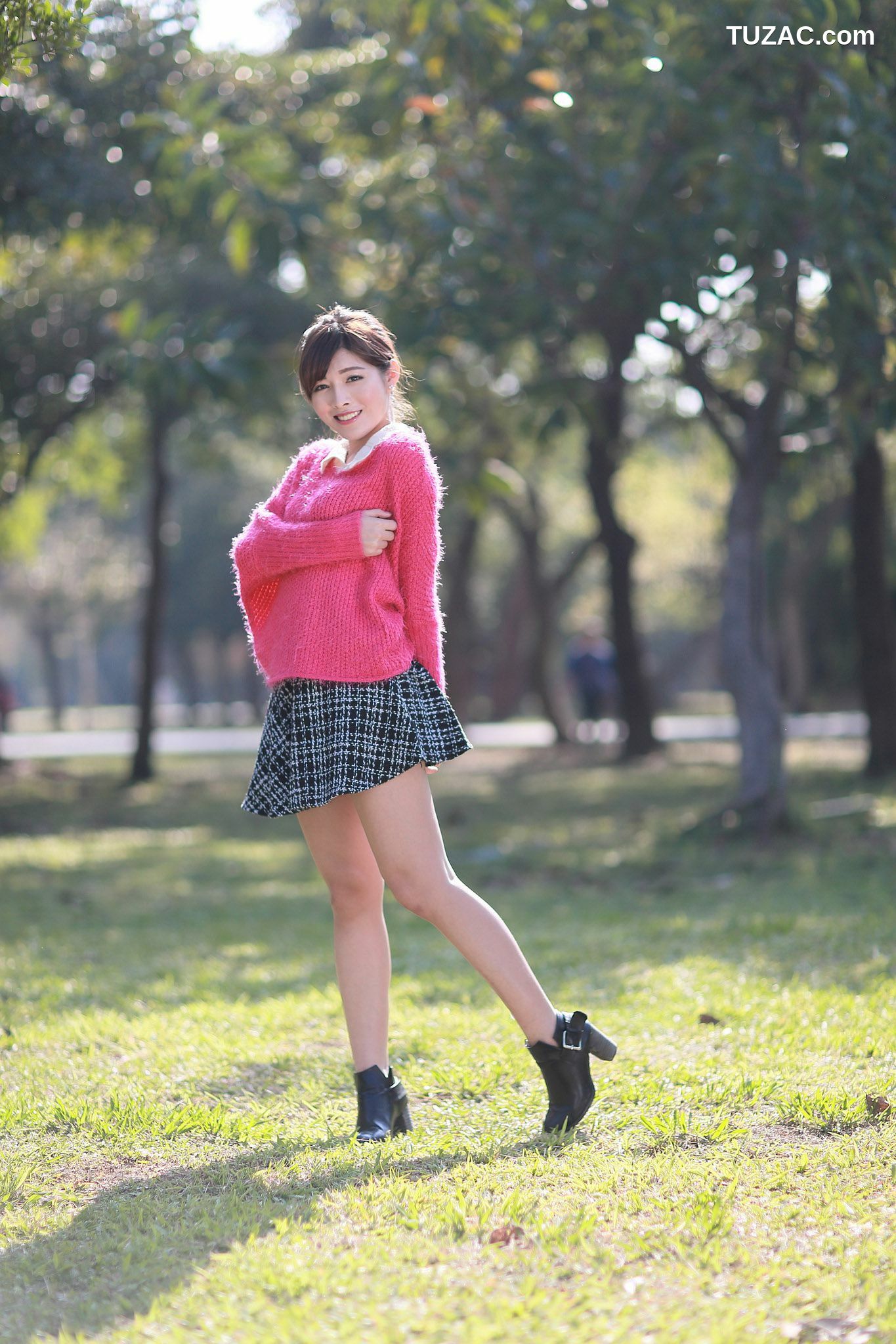 台湾正妹_冰山美人廖坎蒂《初夏公园外拍》写真集