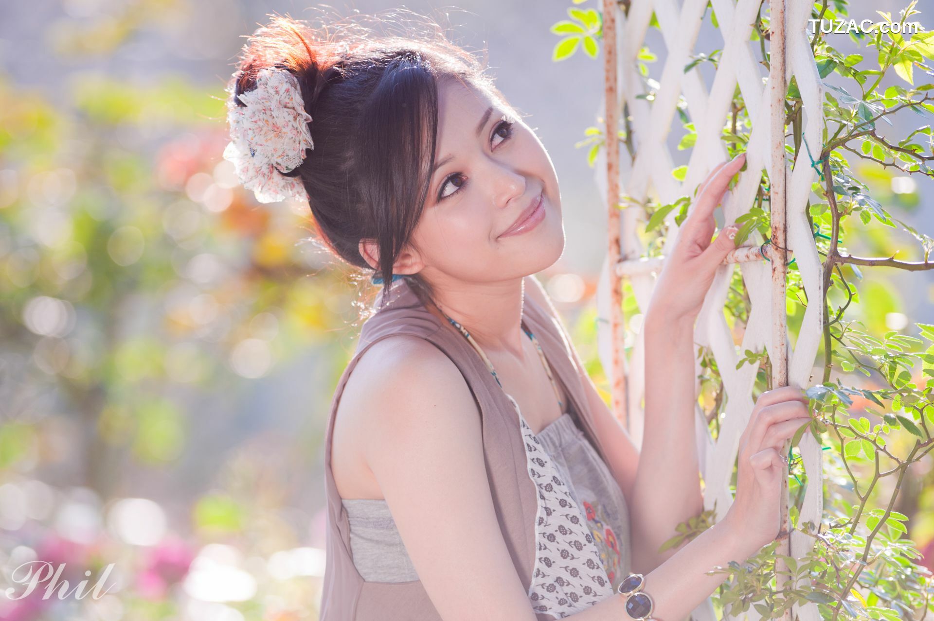 台湾正妹_台湾女神Avy杜可薇《吊带短裤系列》小清新唯美外拍写真集