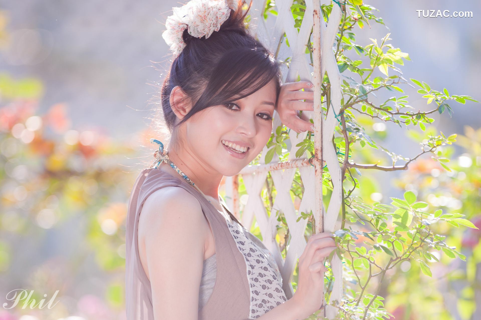 台湾正妹_台湾女神Avy杜可薇《吊带短裤系列》小清新唯美外拍写真集