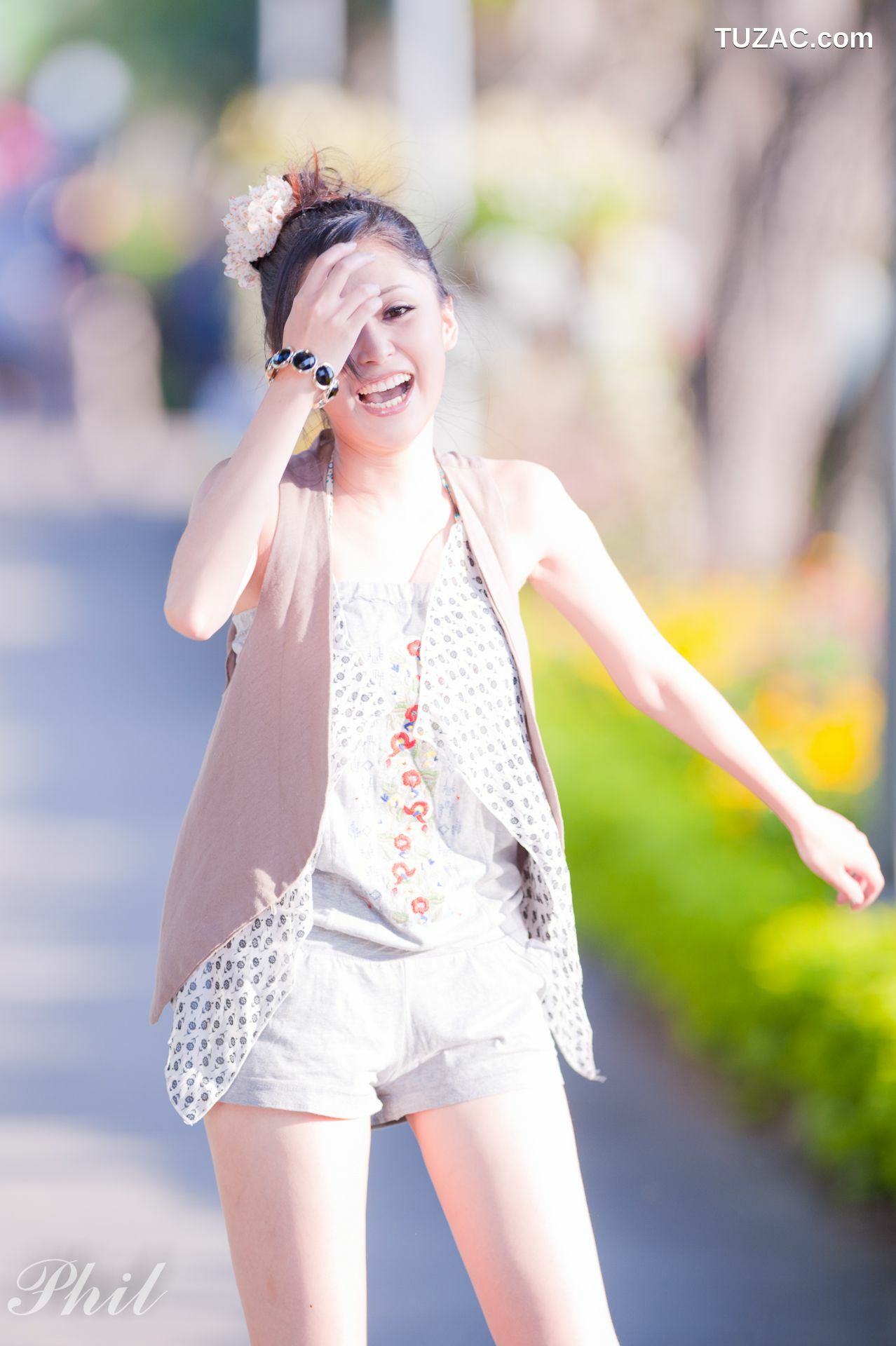 台湾正妹_台湾女神Avy杜可薇《吊带短裤系列》小清新唯美外拍写真集