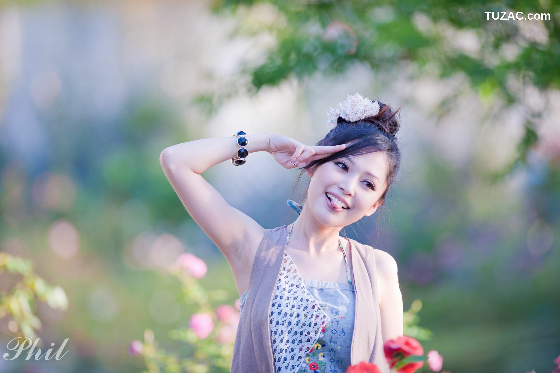 台湾正妹_台湾女神Avy杜可薇《吊带短裤系列》小清新唯美外拍写真集