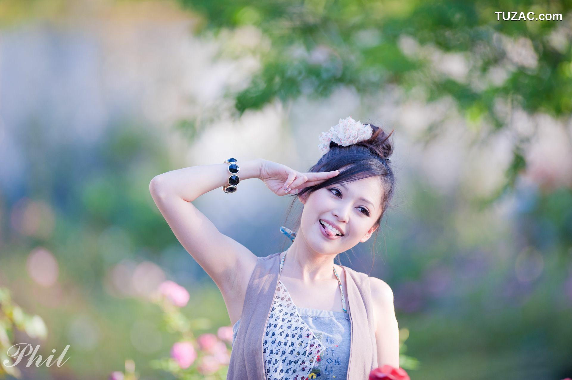 台湾正妹_台湾女神Avy杜可薇《吊带短裤系列》小清新唯美外拍写真集