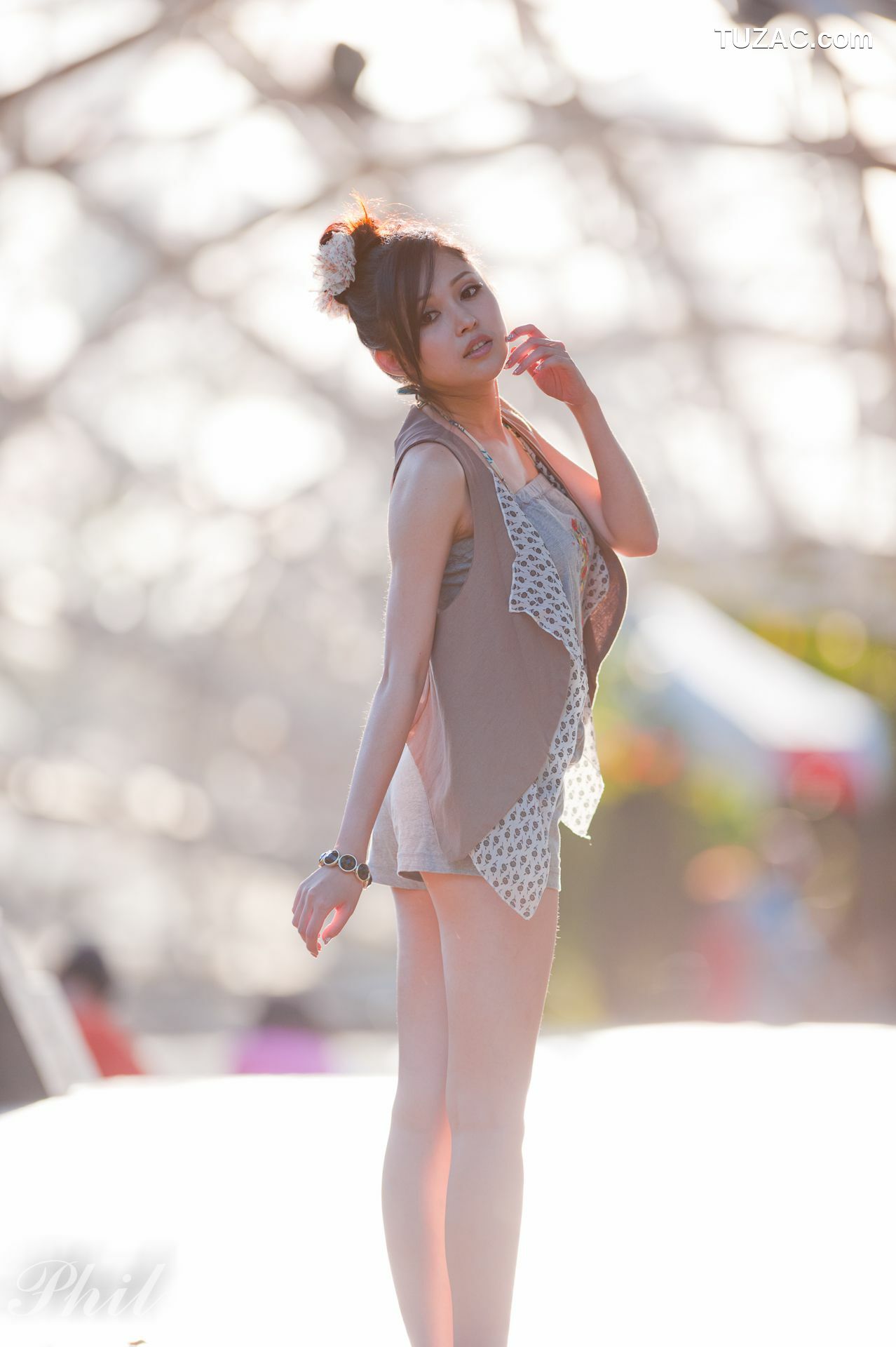 台湾正妹_台湾女神Avy杜可薇《吊带短裤系列》小清新唯美外拍写真集