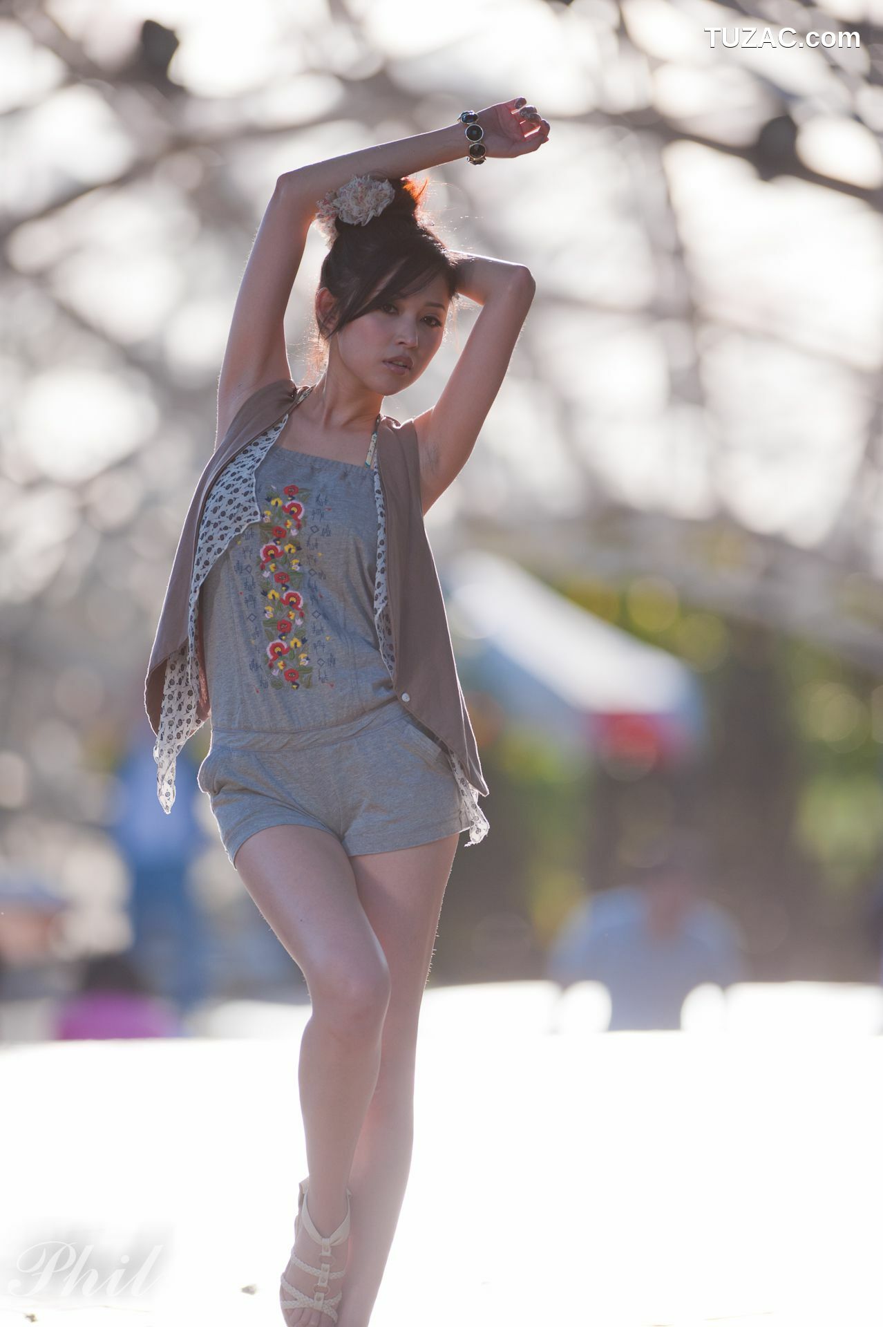 台湾正妹_台湾女神Avy杜可薇《吊带短裤系列》小清新唯美外拍写真集