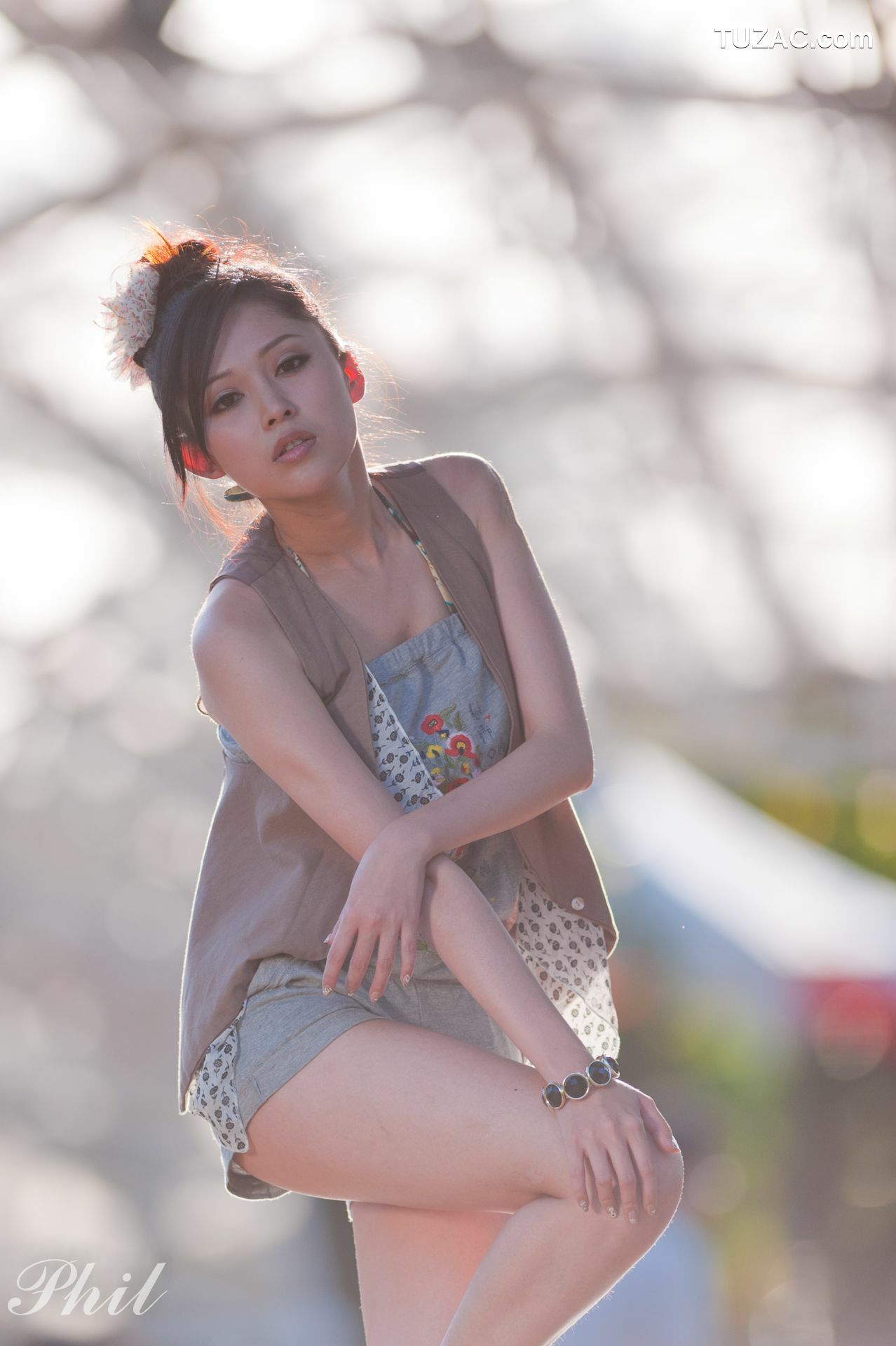 台湾正妹_台湾女神Avy杜可薇《吊带短裤系列》小清新唯美外拍写真集