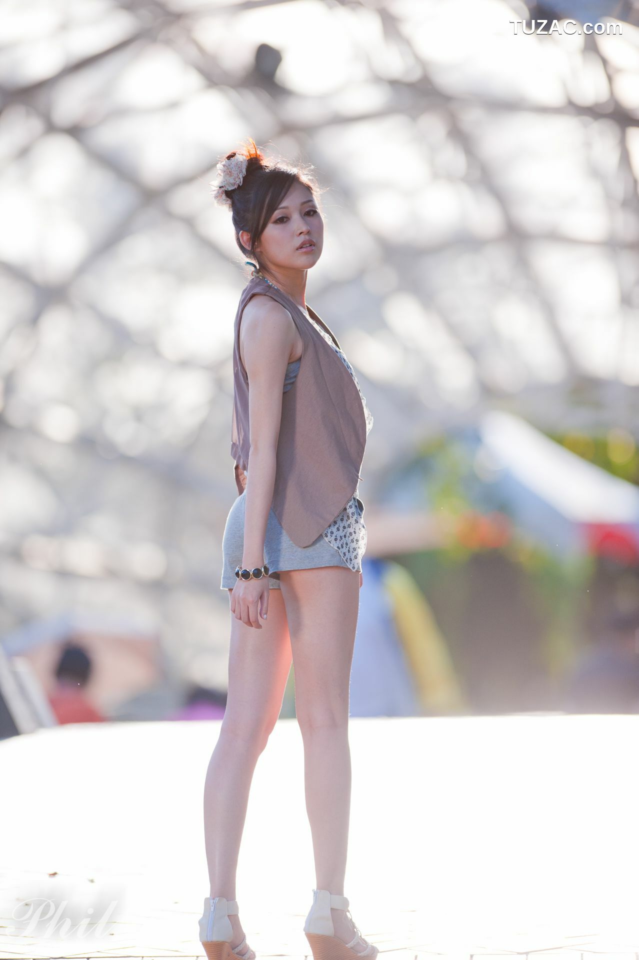 台湾正妹_台湾女神Avy杜可薇《吊带短裤系列》小清新唯美外拍写真集