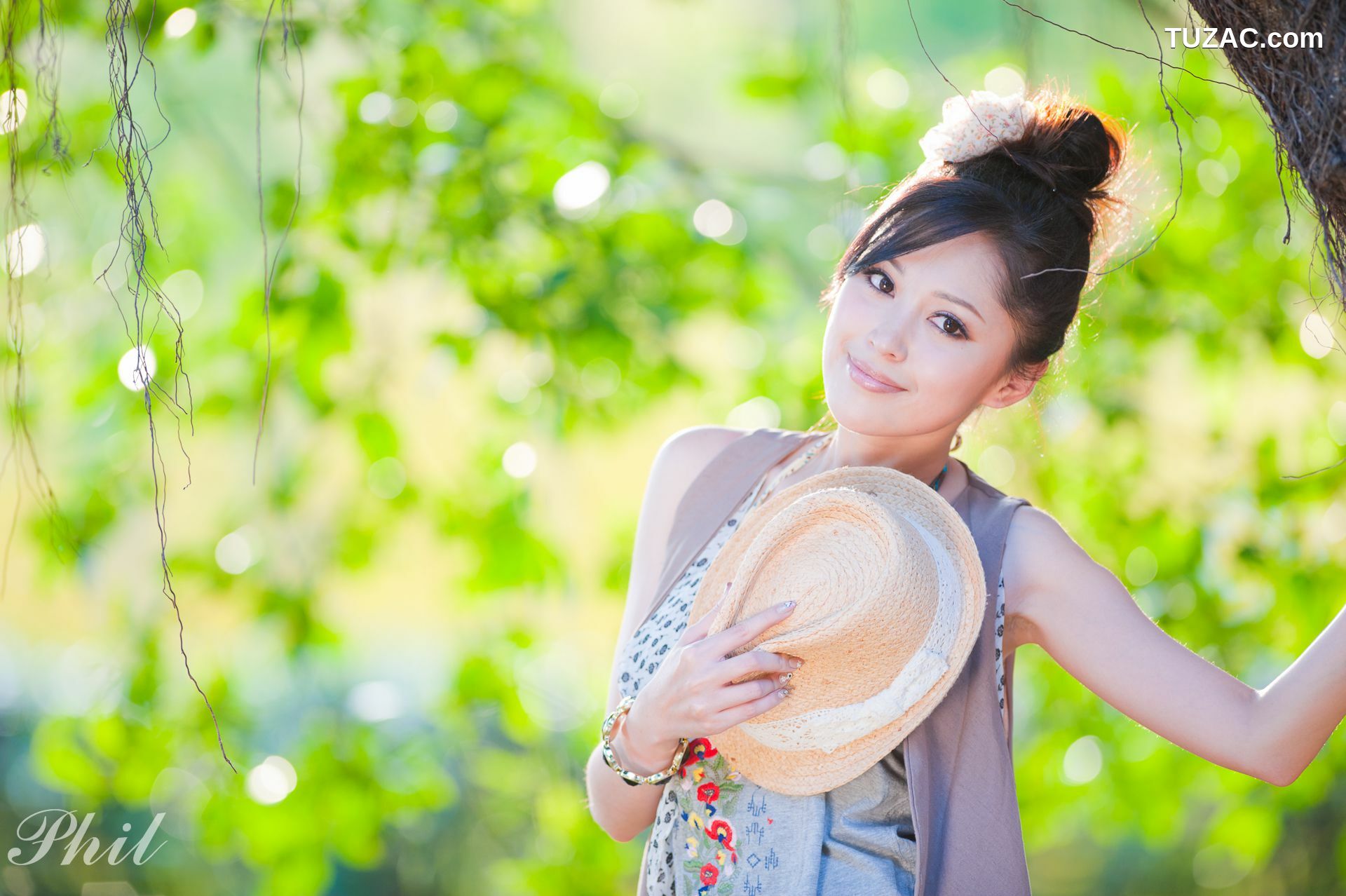 台湾正妹_台湾女神Avy杜可薇《吊带短裤系列》小清新唯美外拍写真集