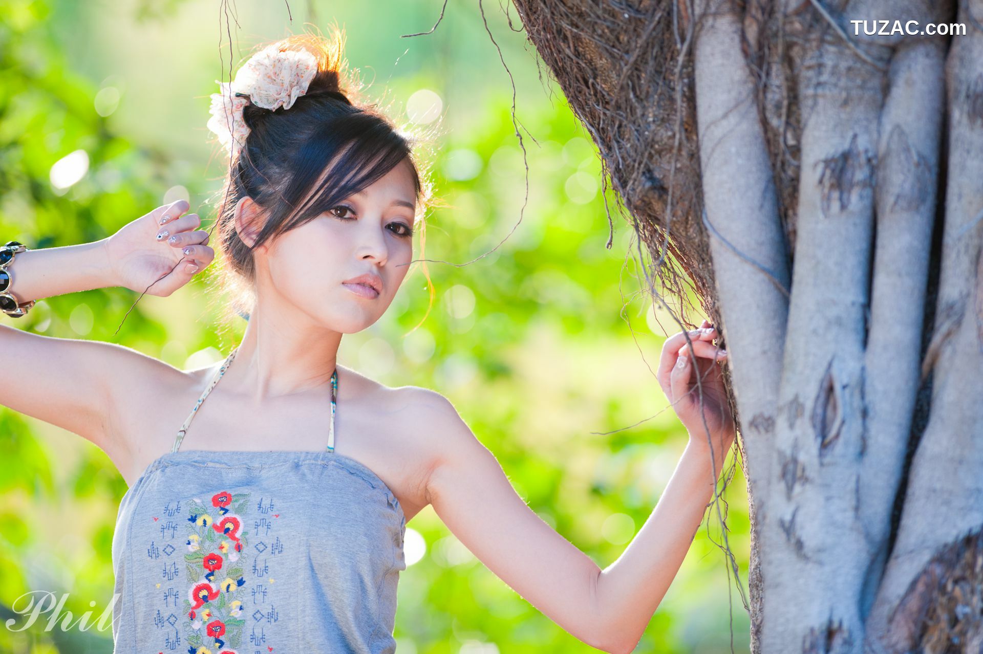 台湾正妹_台湾女神Avy杜可薇《吊带短裤系列》小清新唯美外拍写真集