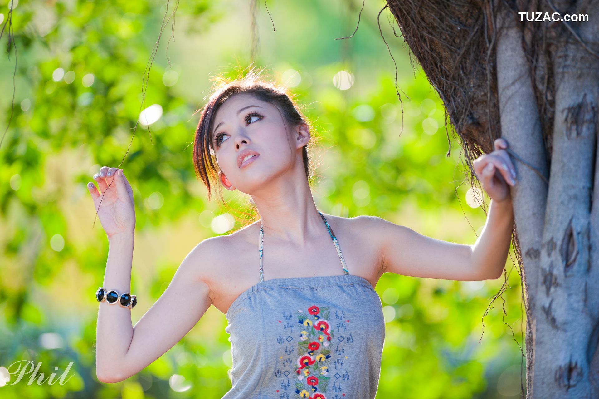 台湾正妹_台湾女神Avy杜可薇《吊带短裤系列》小清新唯美外拍写真集