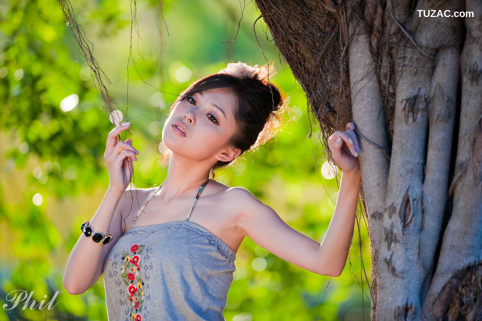 台湾正妹_台湾女神Avy杜可薇《吊带短裤系列》小清新唯美外拍写真集