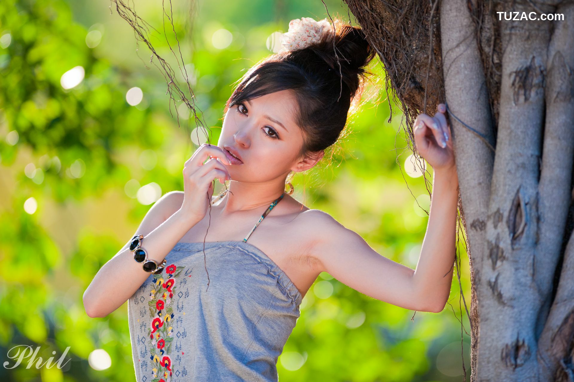 台湾正妹_台湾女神Avy杜可薇《吊带短裤系列》小清新唯美外拍写真集