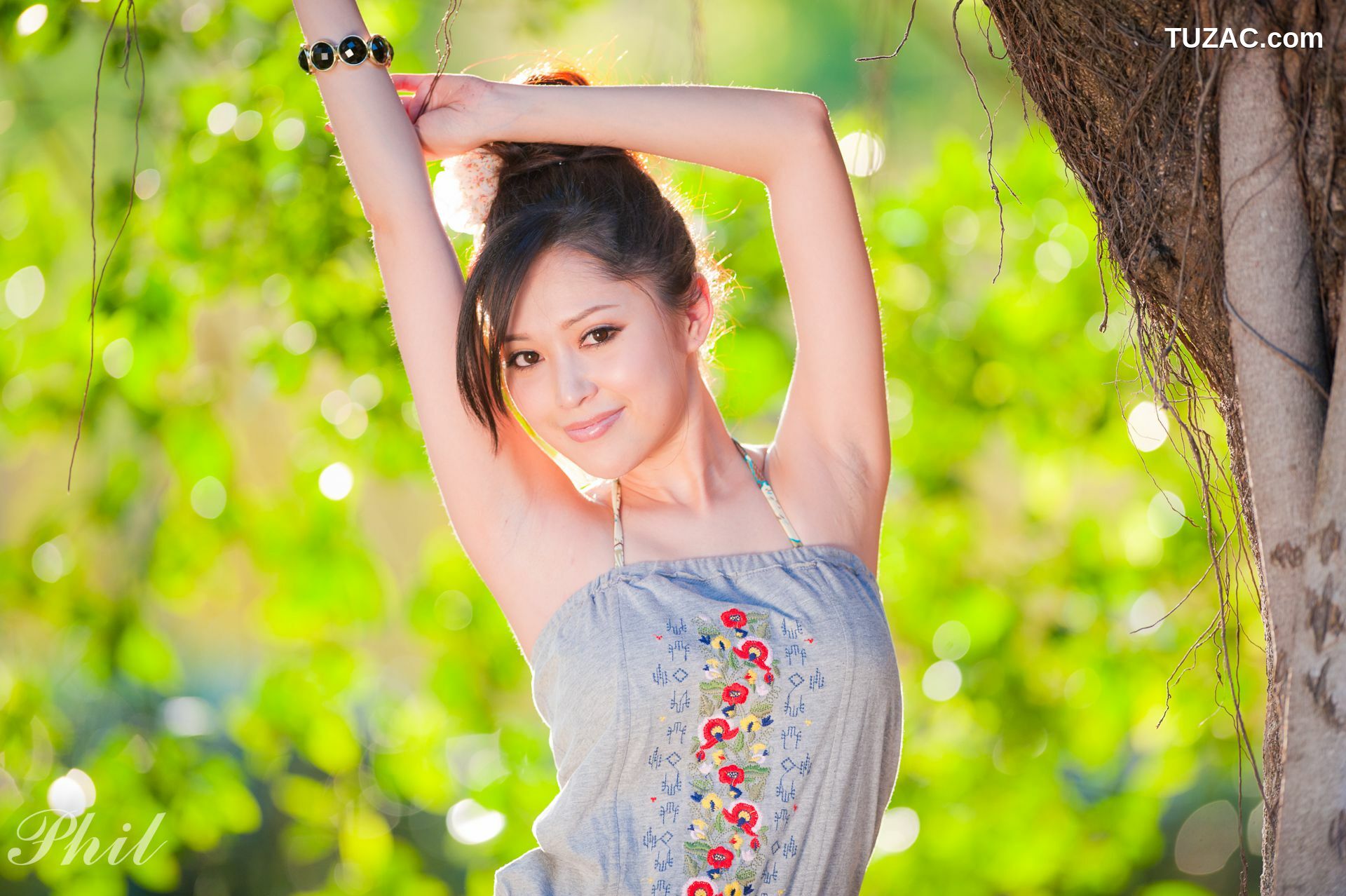 台湾正妹_台湾女神Avy杜可薇《吊带短裤系列》小清新唯美外拍写真集