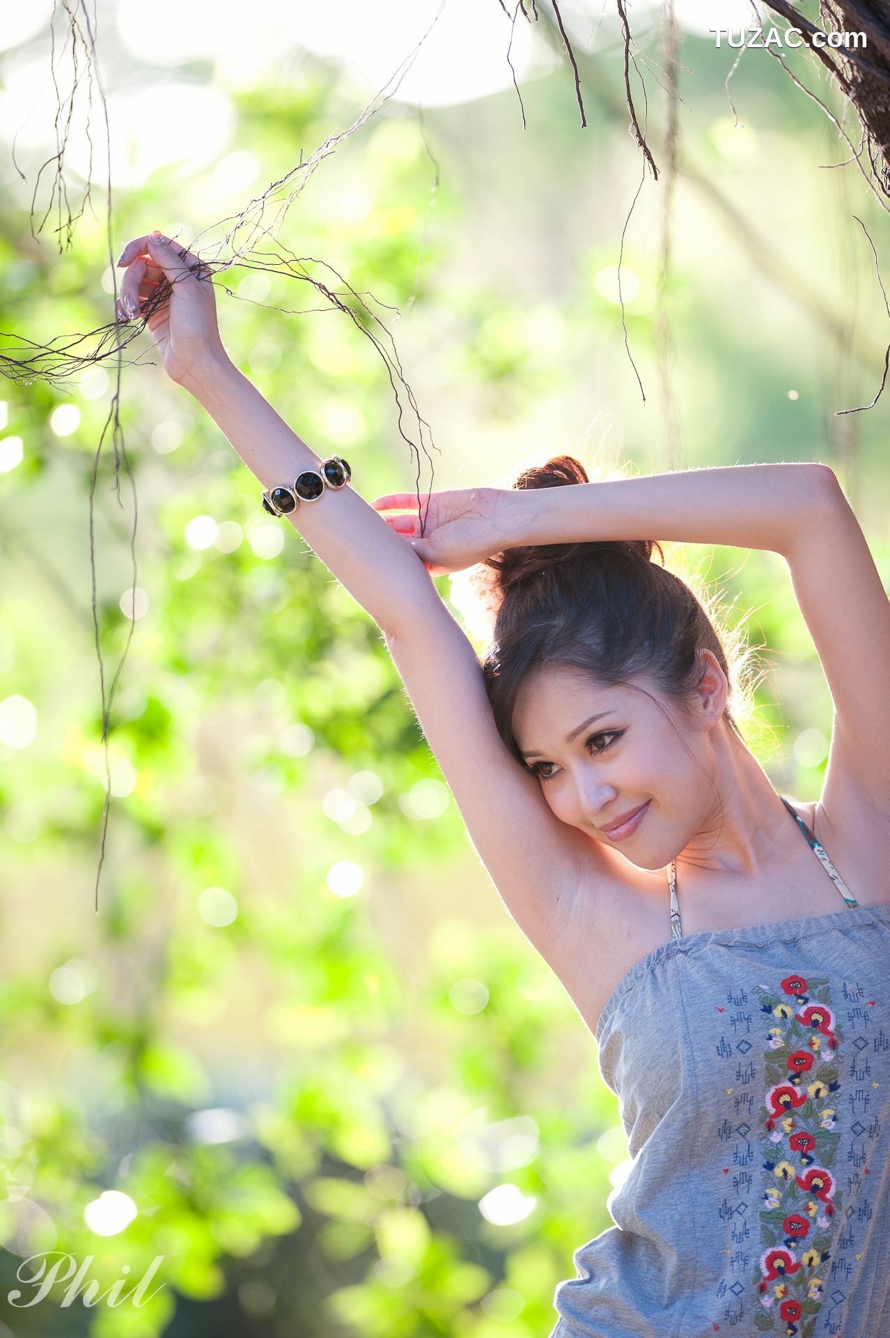 台湾正妹_台湾女神Avy杜可薇《吊带短裤系列》小清新唯美外拍写真集