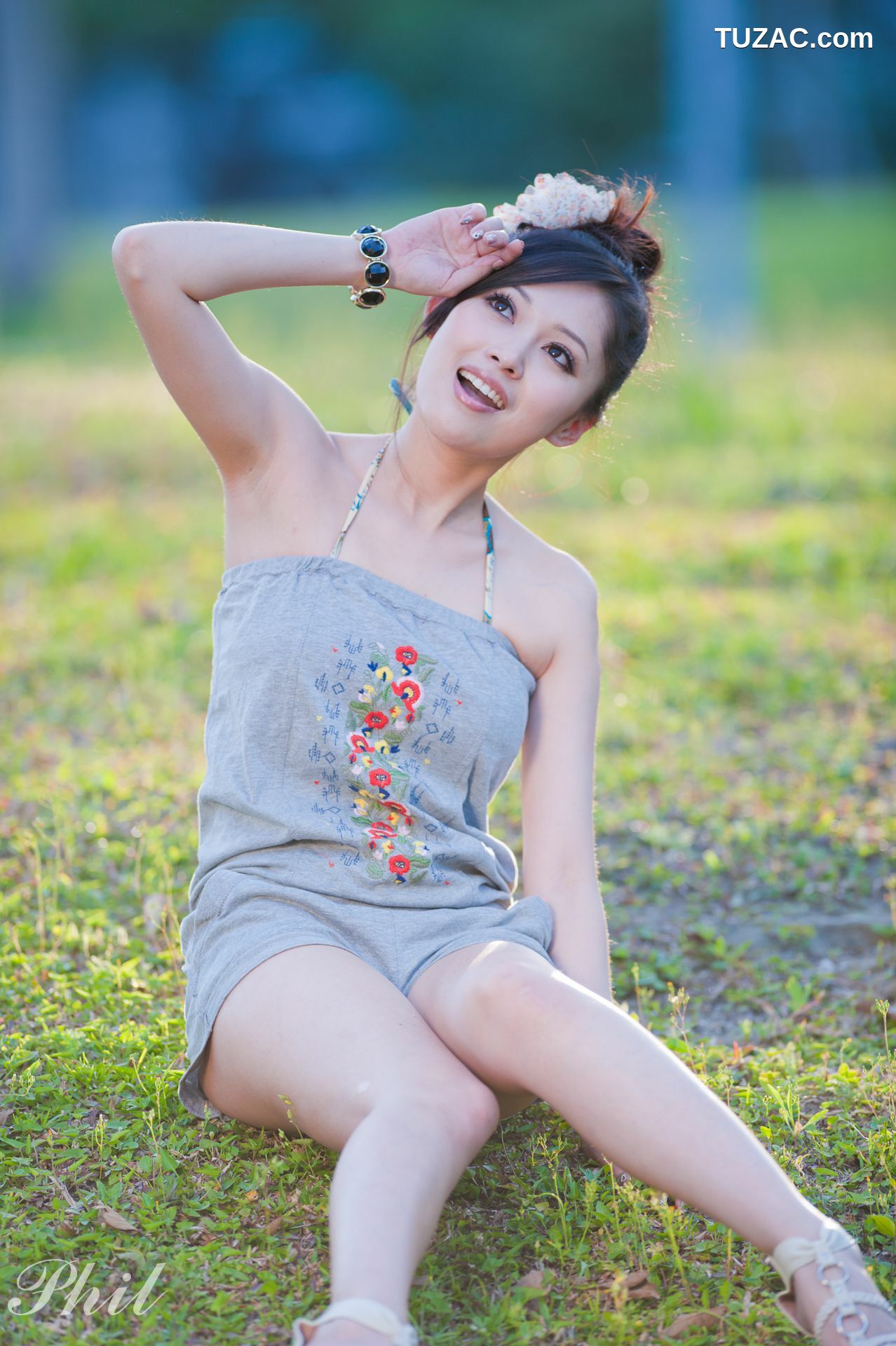 台湾正妹_台湾女神Avy杜可薇《吊带短裤系列》小清新唯美外拍写真集