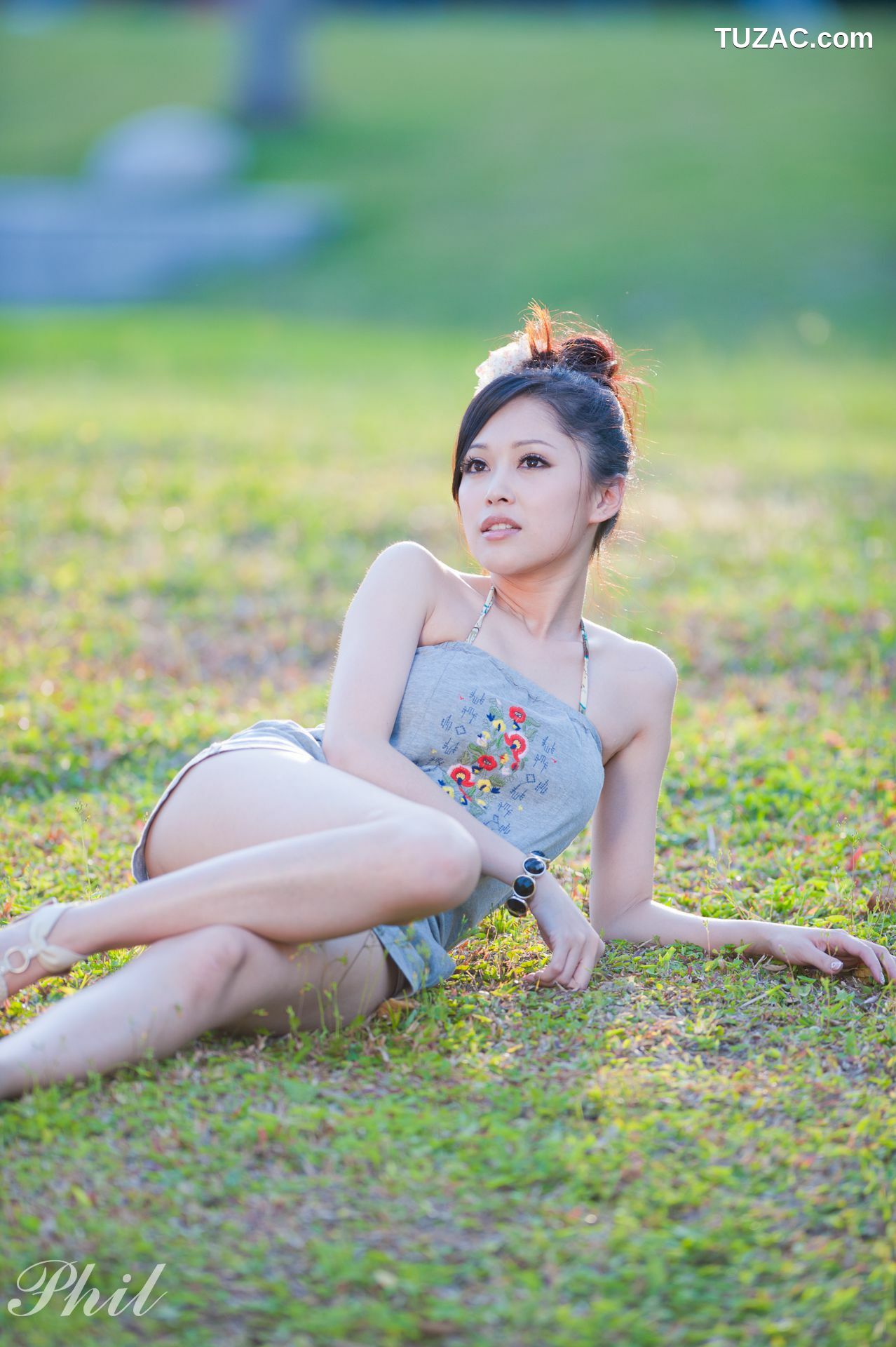 台湾正妹_台湾女神Avy杜可薇《吊带短裤系列》小清新唯美外拍写真集