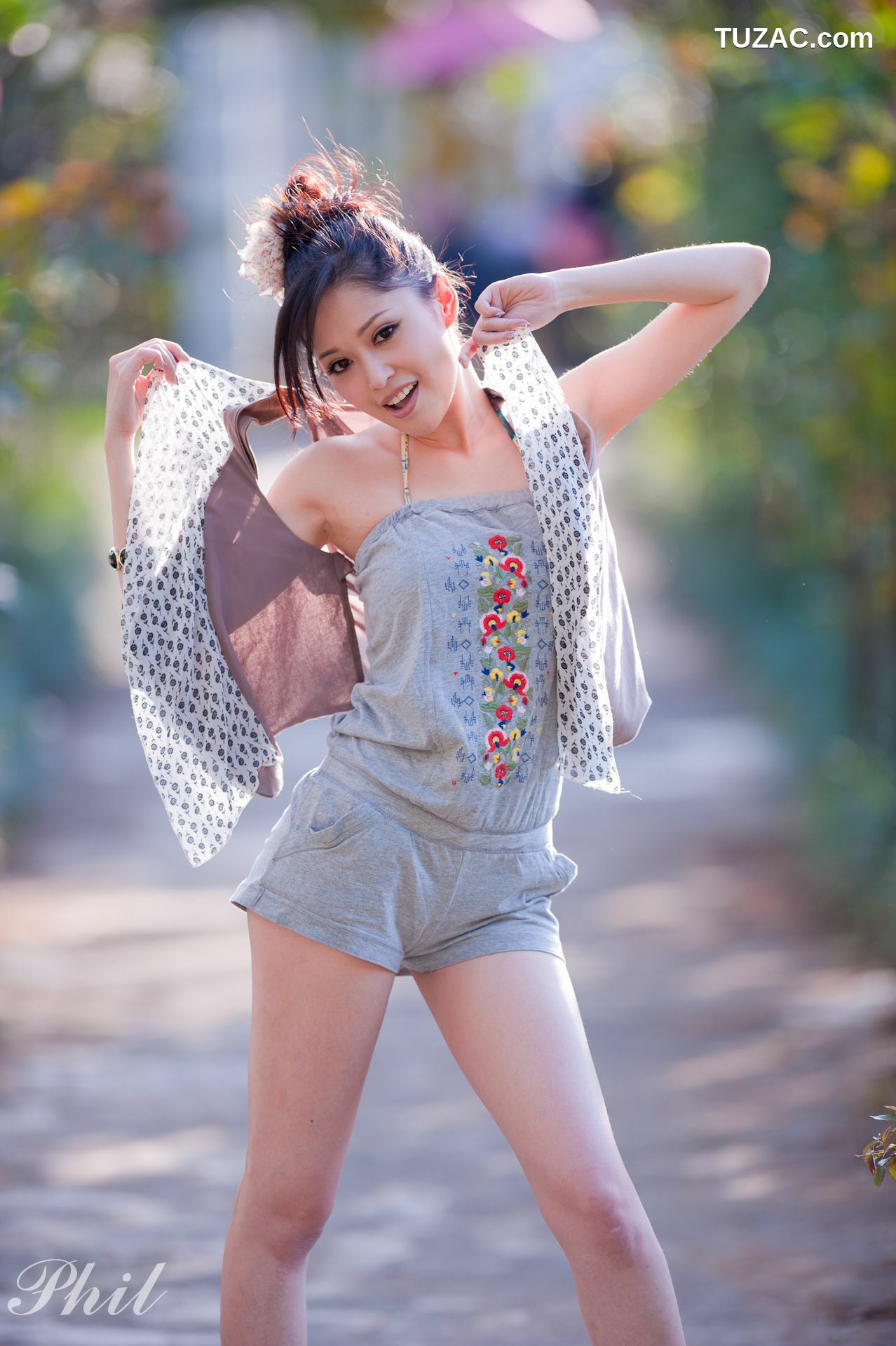 台湾正妹_台湾女神Avy杜可薇《吊带短裤系列》小清新唯美外拍写真集