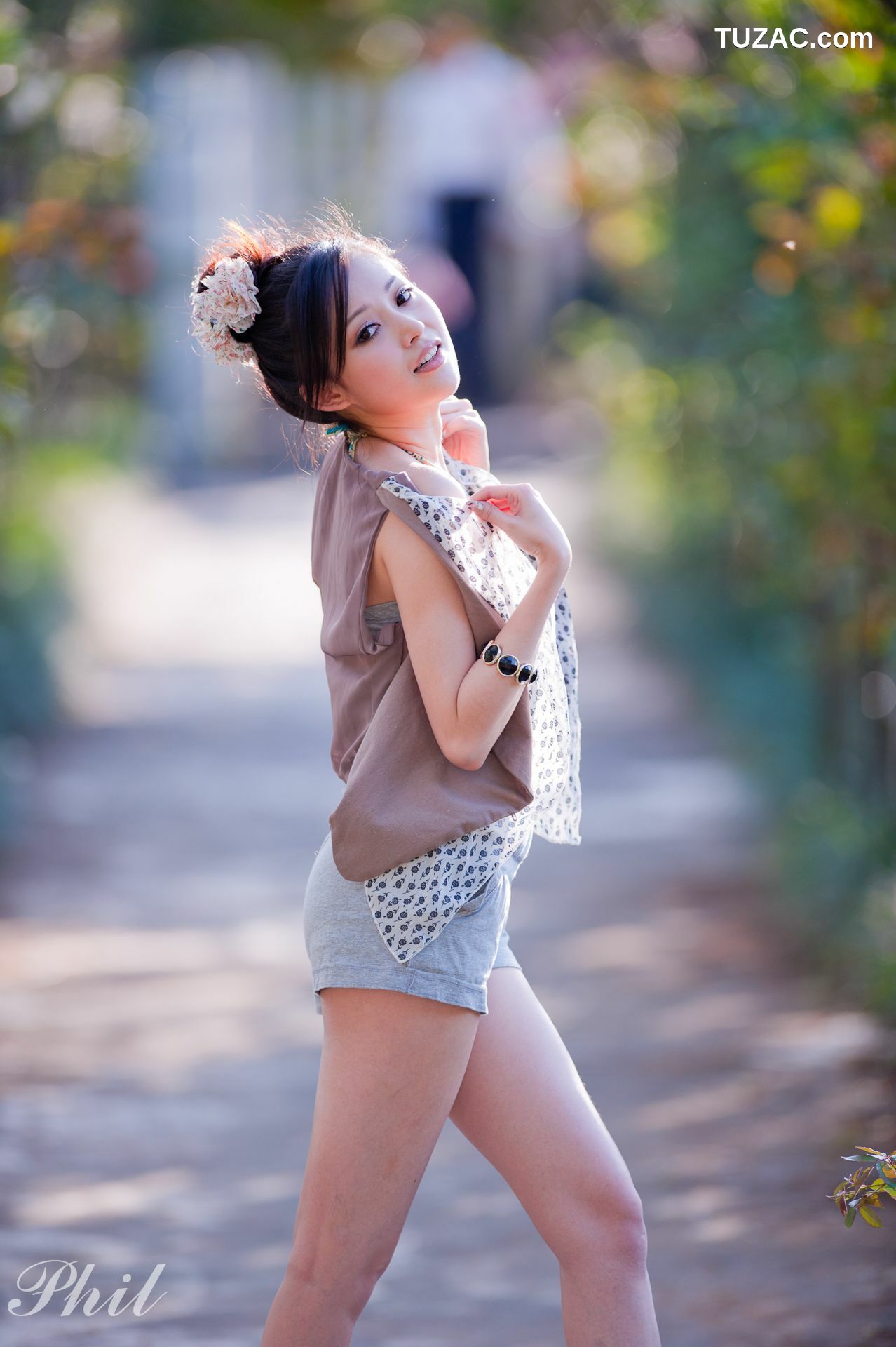 台湾正妹_台湾女神Avy杜可薇《吊带短裤系列》小清新唯美外拍写真集