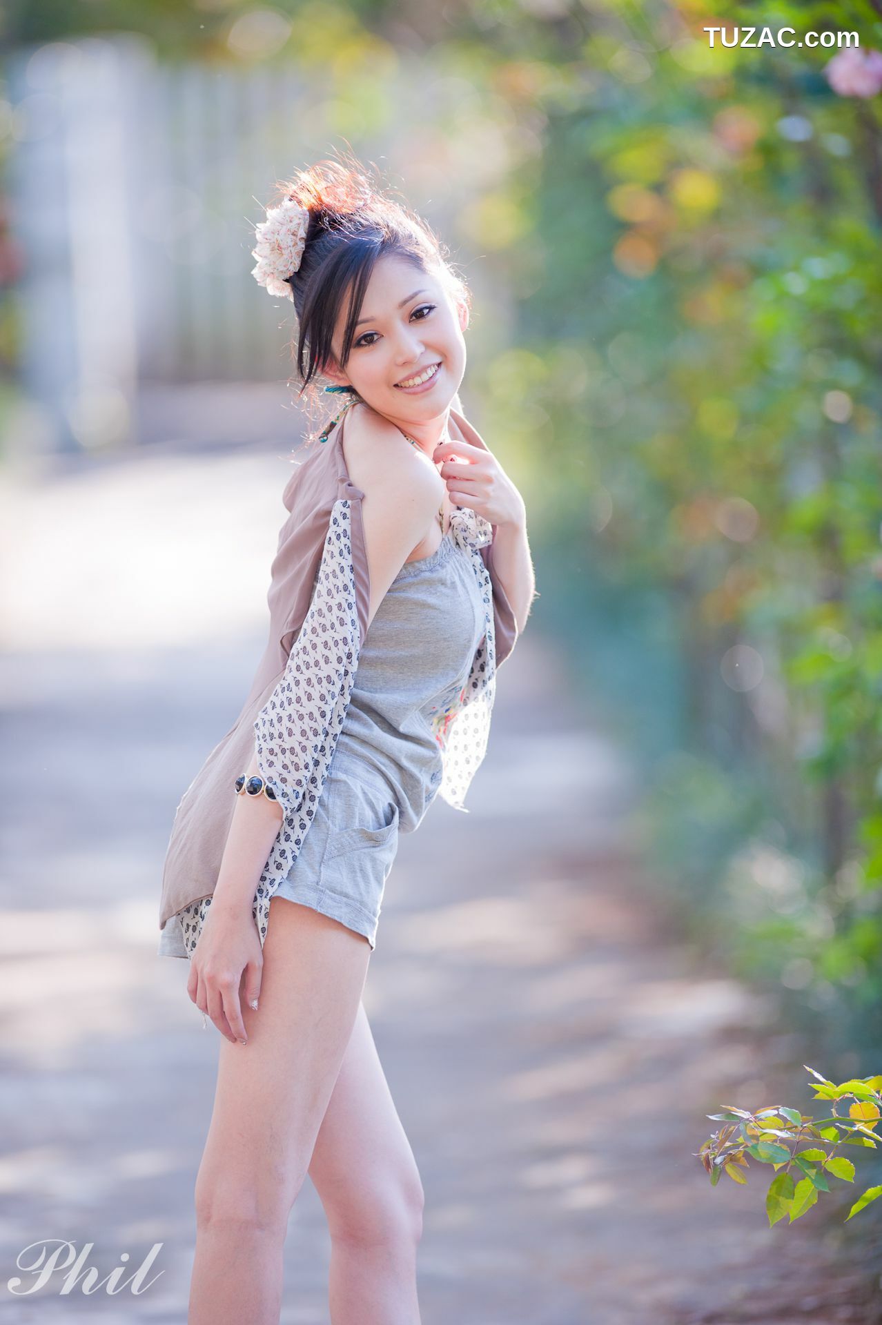 台湾正妹_台湾女神Avy杜可薇《吊带短裤系列》小清新唯美外拍写真集