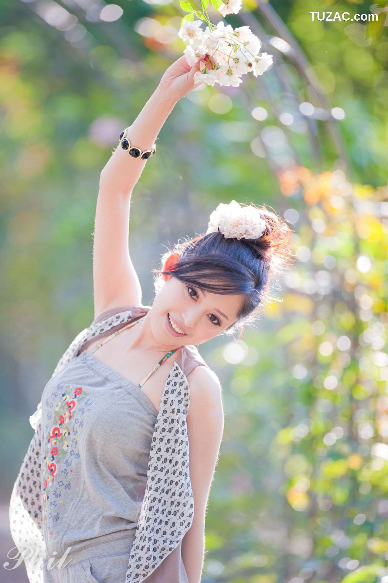 台湾正妹_台湾女神Avy杜可薇《吊带短裤系列》小清新唯美外拍写真集