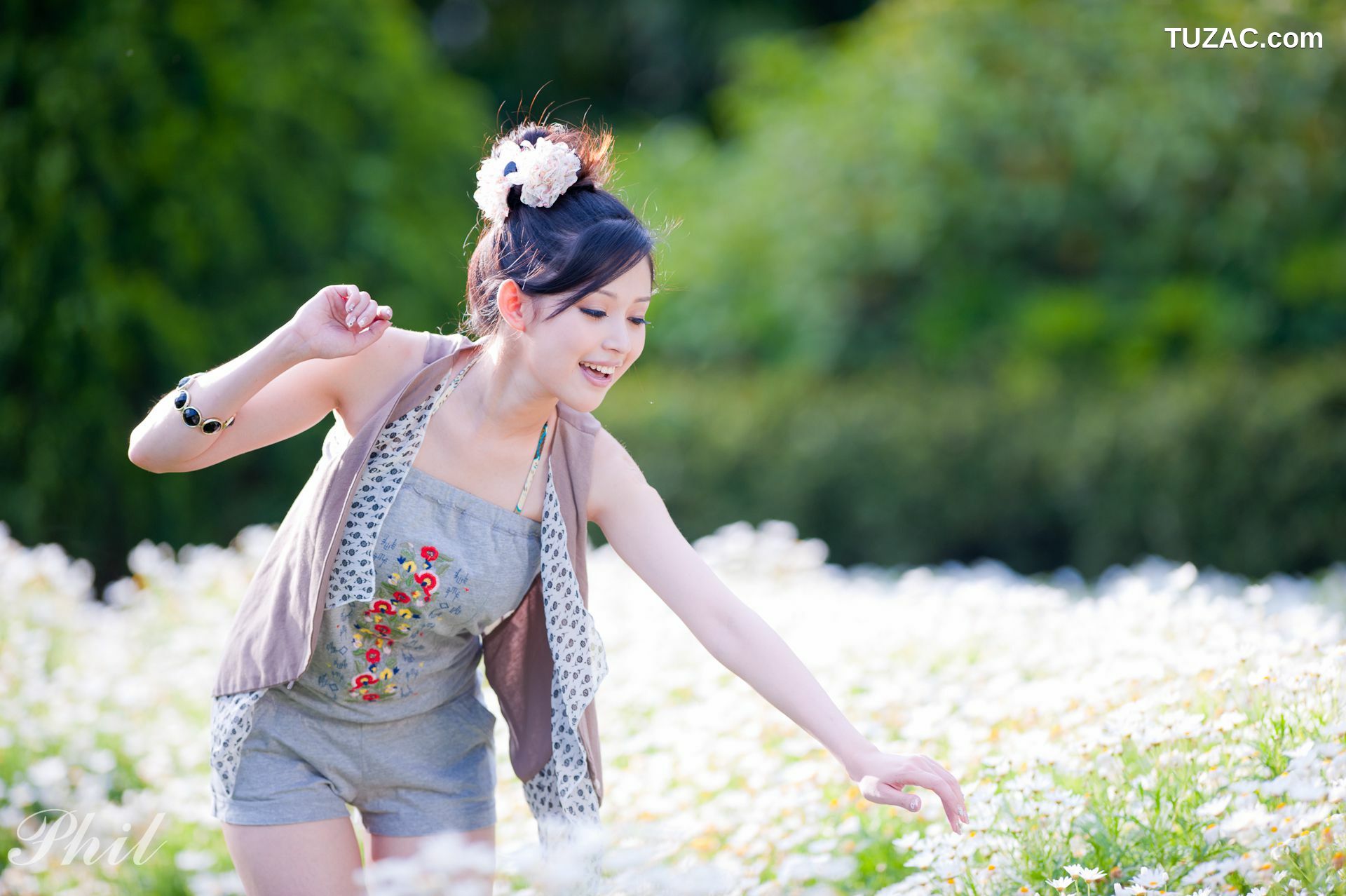 台湾正妹_台湾女神Avy杜可薇《吊带短裤系列》小清新唯美外拍写真集