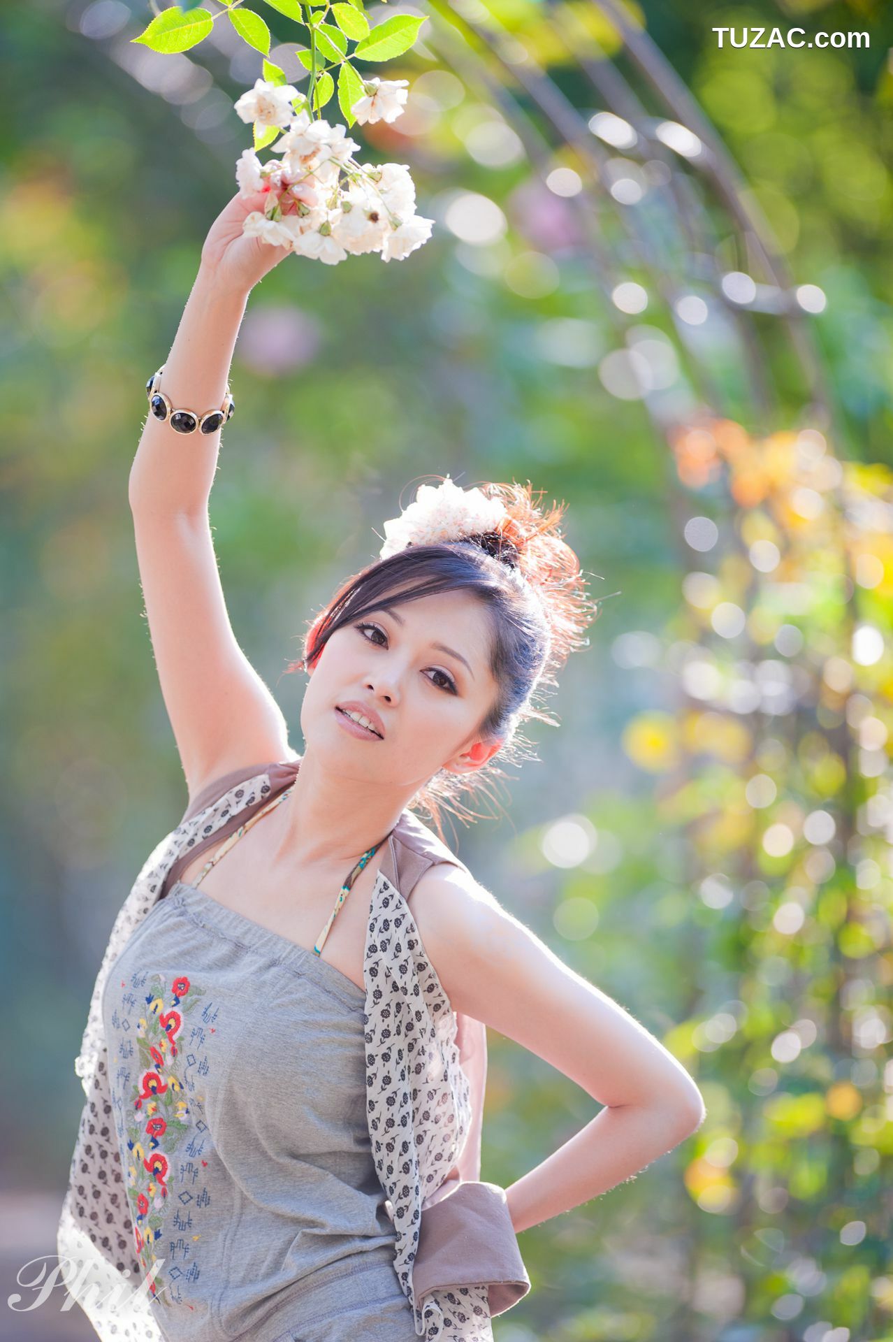 台湾正妹_台湾女神Avy杜可薇《吊带短裤系列》小清新唯美外拍写真集