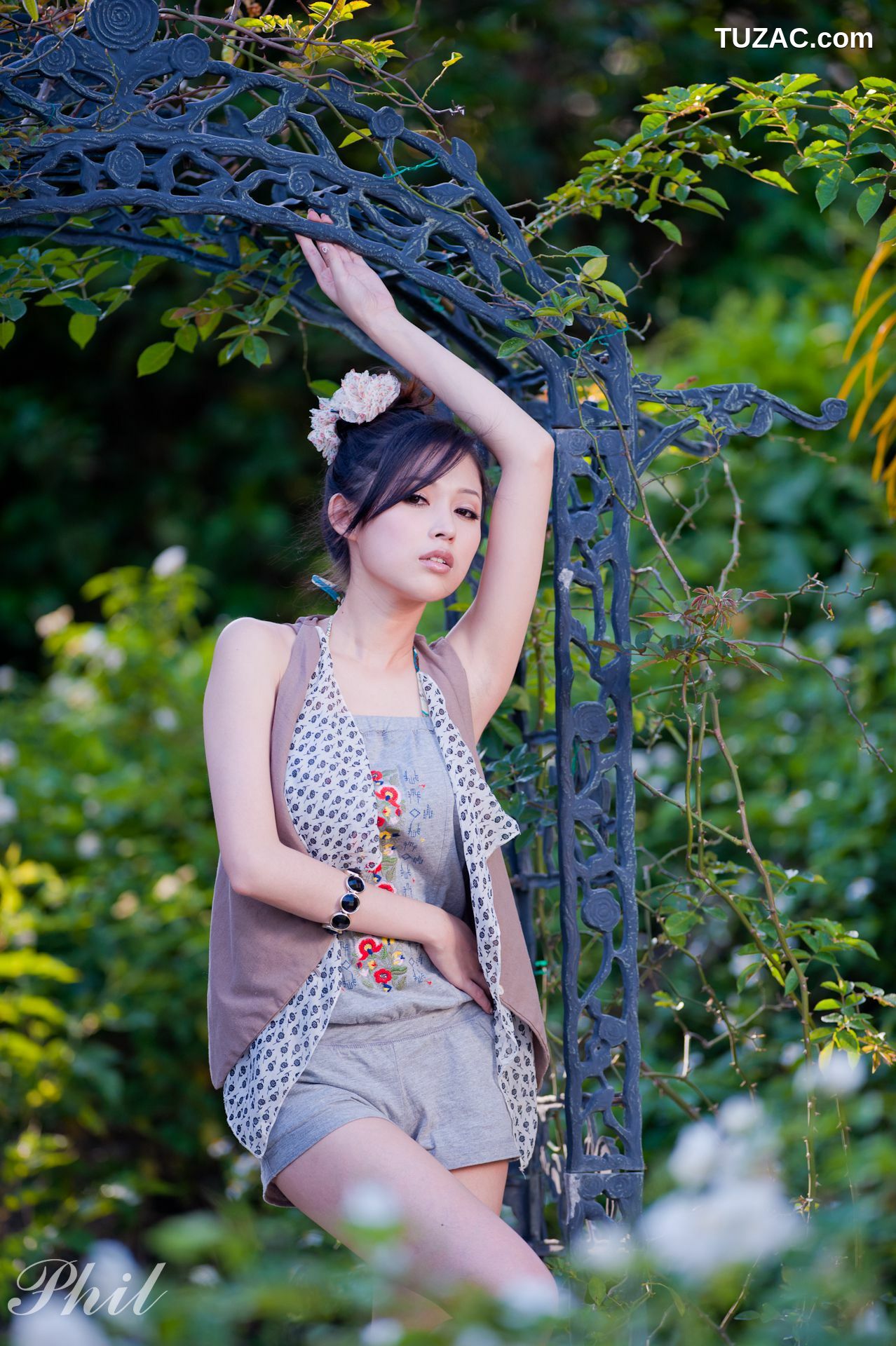 台湾正妹_台湾女神Avy杜可薇《吊带短裤系列》小清新唯美外拍写真集