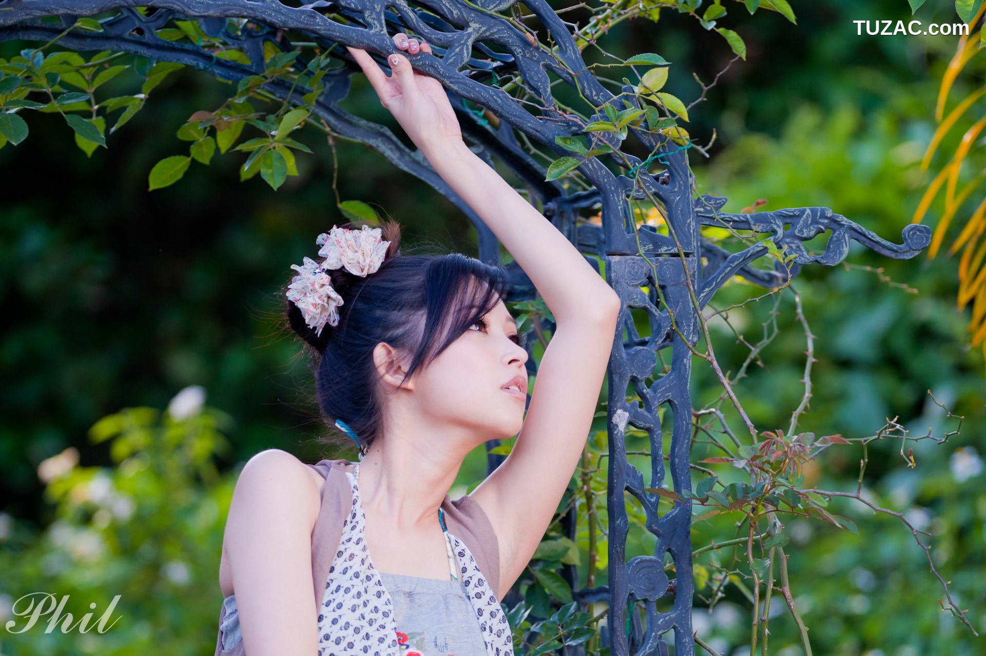 台湾正妹_台湾女神Avy杜可薇《吊带短裤系列》小清新唯美外拍写真集