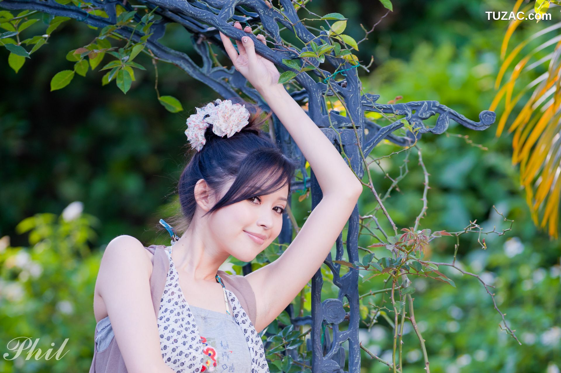 台湾正妹_台湾女神Avy杜可薇《吊带短裤系列》小清新唯美外拍写真集