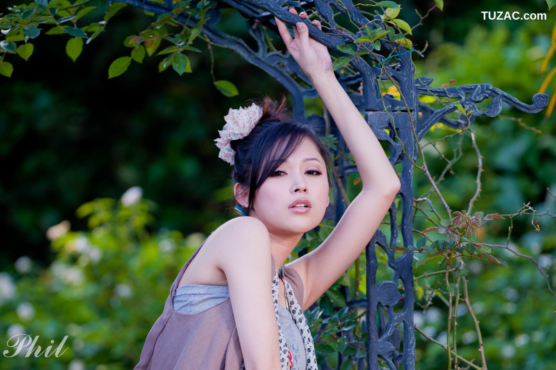 台湾正妹_台湾女神Avy杜可薇《吊带短裤系列》小清新唯美外拍写真集