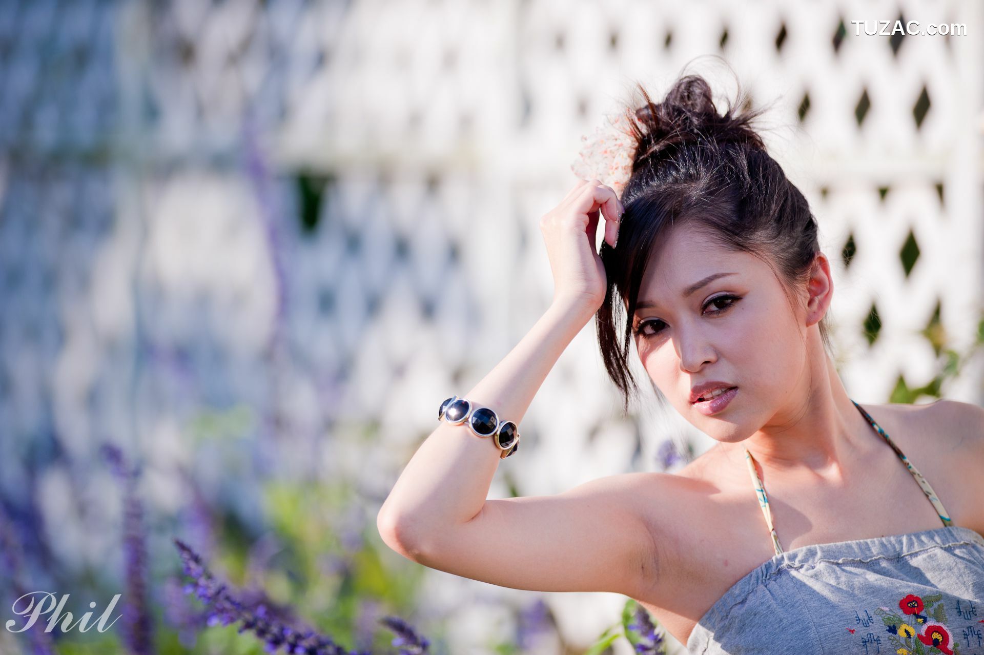 台湾正妹_台湾女神Avy杜可薇《吊带短裤系列》小清新唯美外拍写真集