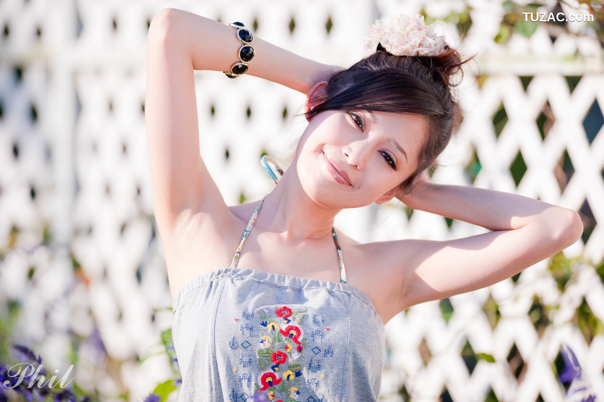 台湾正妹_台湾女神Avy杜可薇《吊带短裤系列》小清新唯美外拍写真集