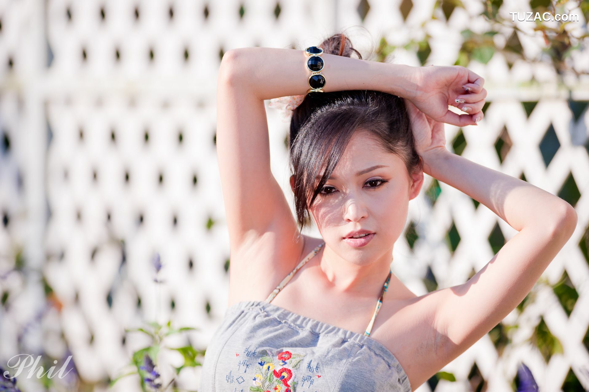 台湾正妹_台湾女神Avy杜可薇《吊带短裤系列》小清新唯美外拍写真集