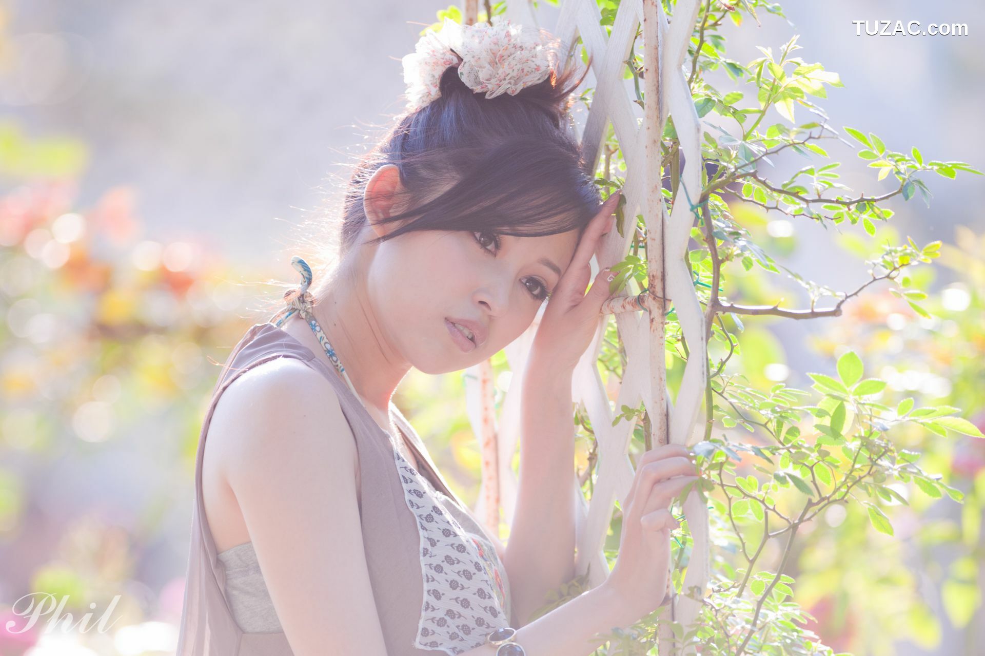 台湾正妹_台湾女神Avy杜可薇《吊带短裤系列》小清新唯美外拍写真集