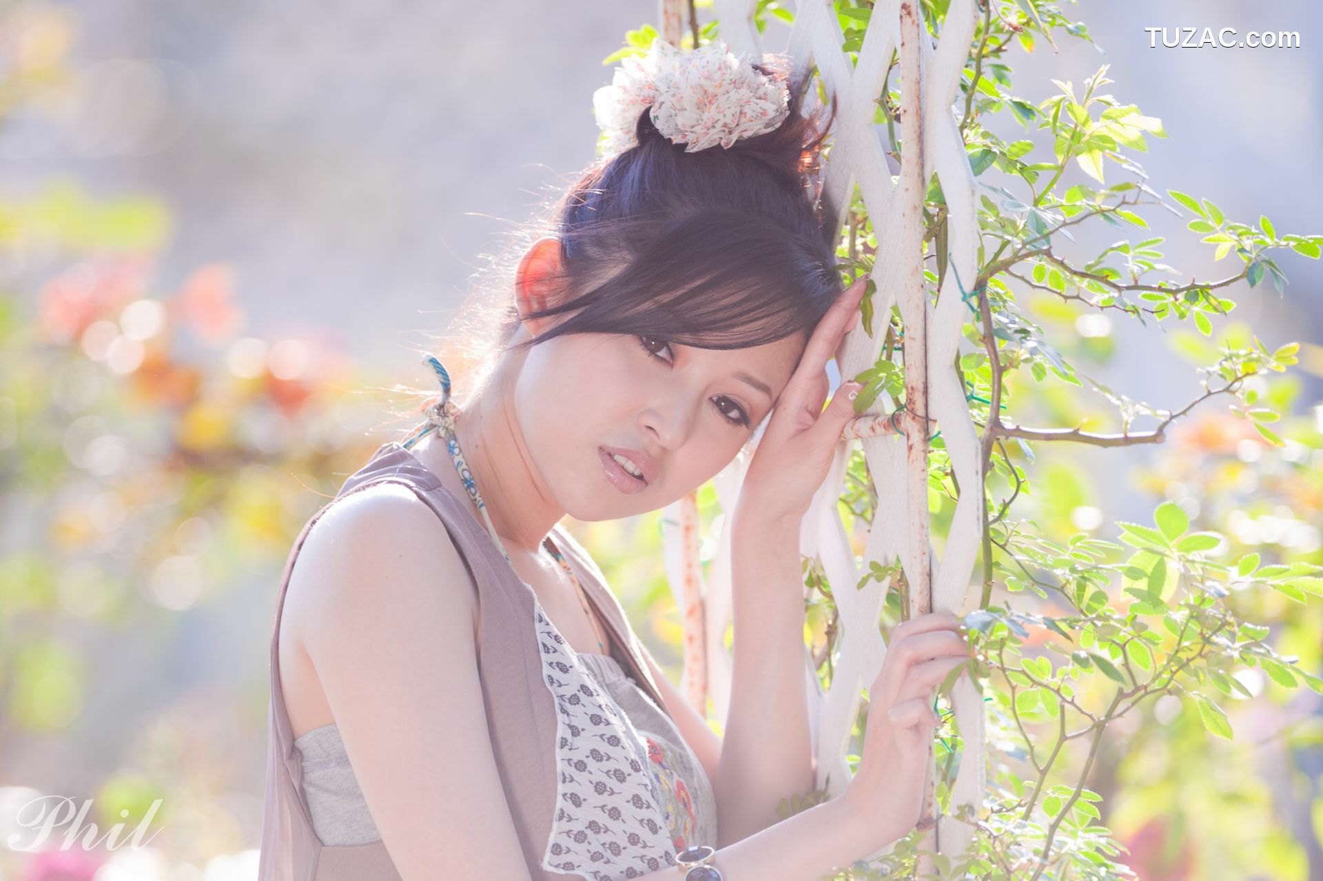 台湾正妹_台湾女神Avy杜可薇《吊带短裤系列》小清新唯美外拍写真集