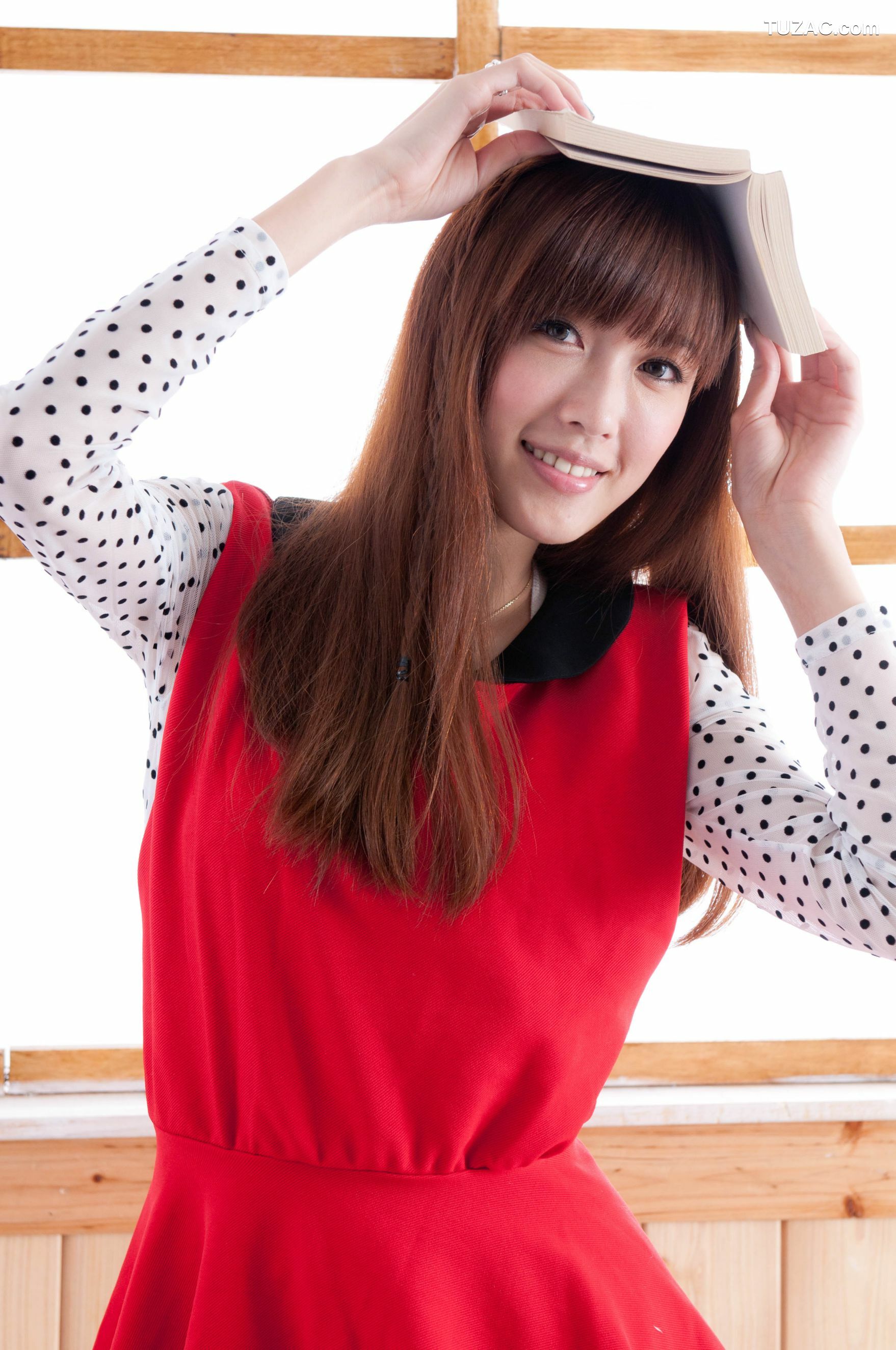 台湾正妹_台湾女神Kila晶晶《居家黑丝甜妹子》写真集