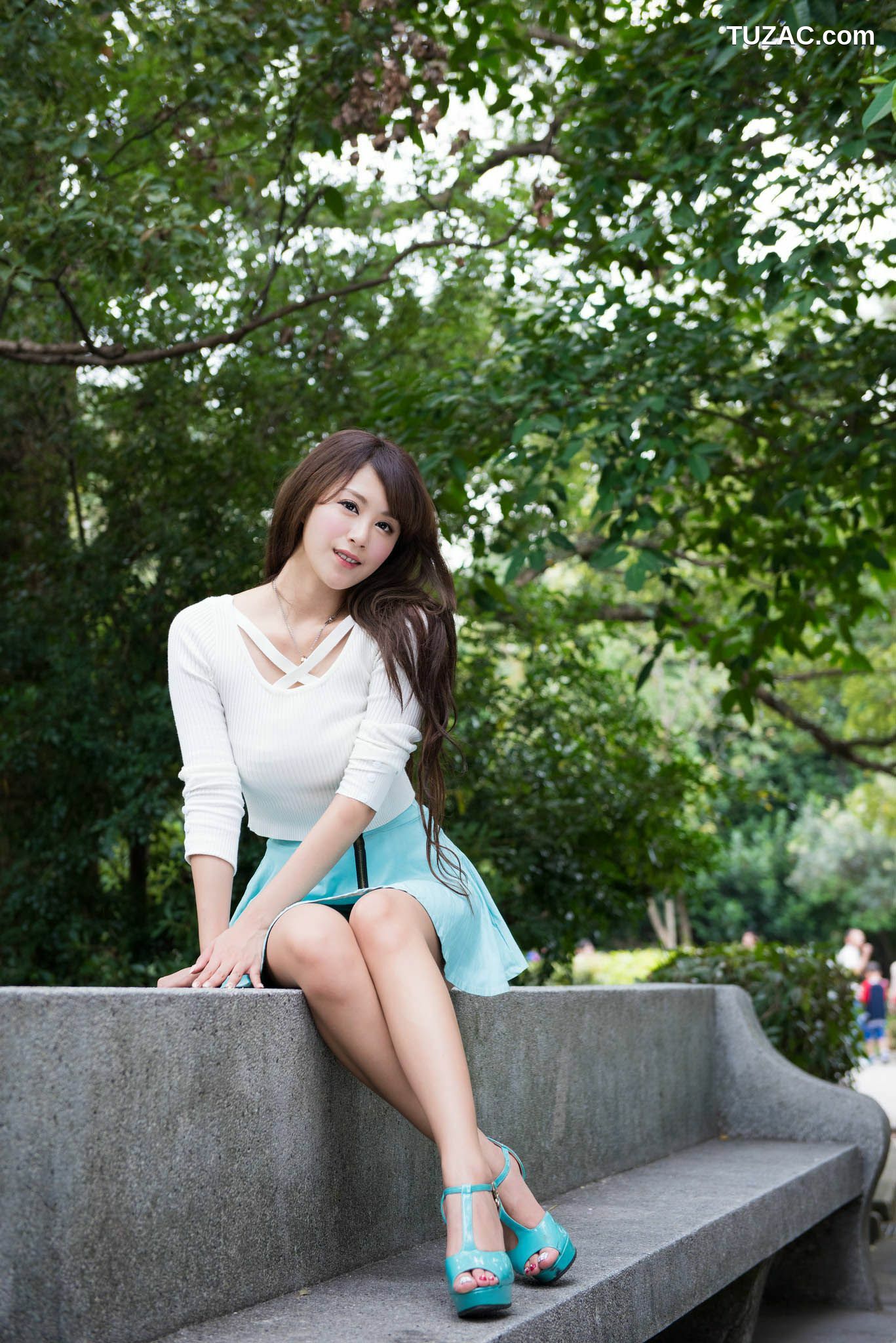 台湾正妹_台湾女神夏晴/腿模MISO《秋之风》写真集