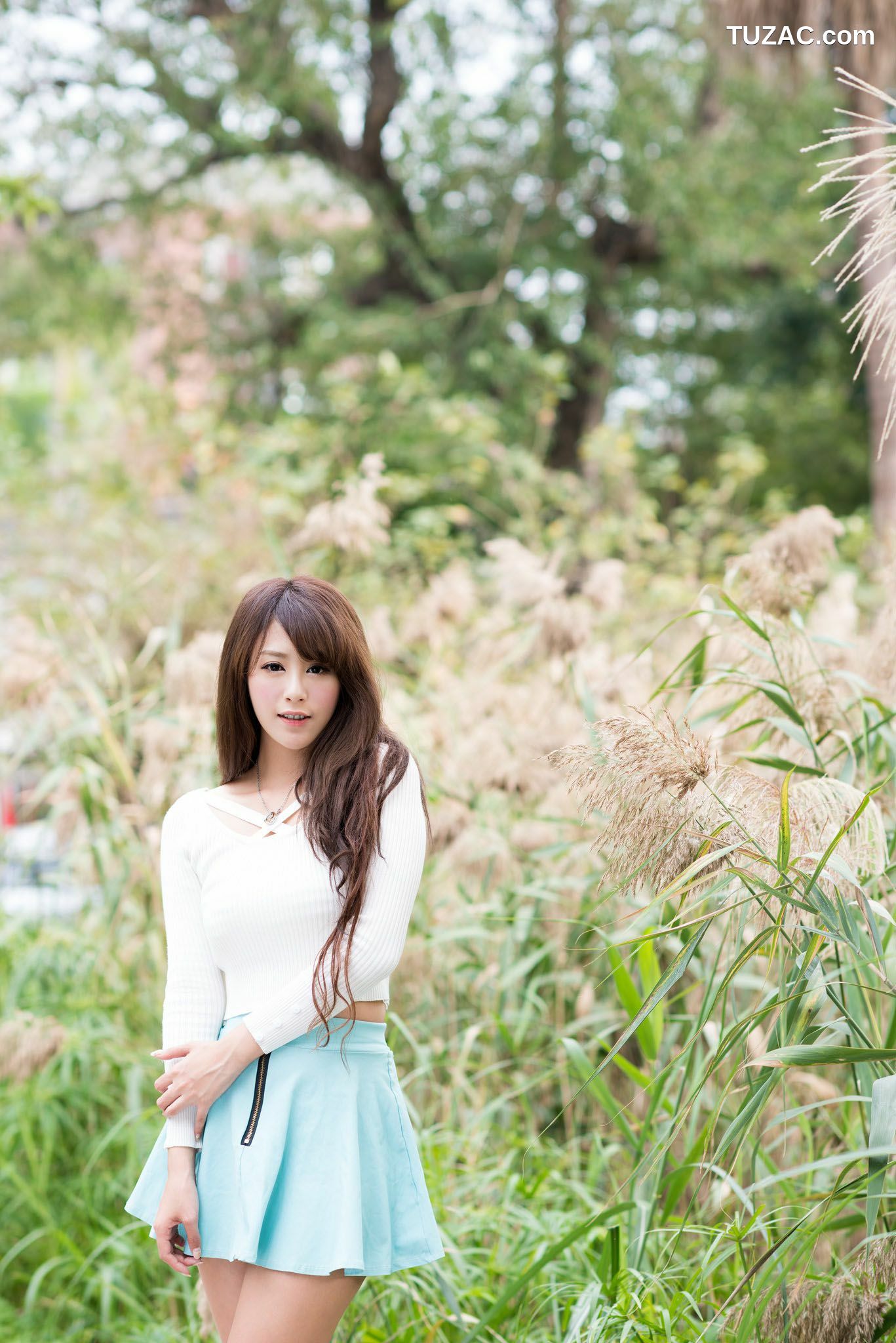 台湾正妹_台湾女神夏晴/腿模MISO《秋之风》写真集