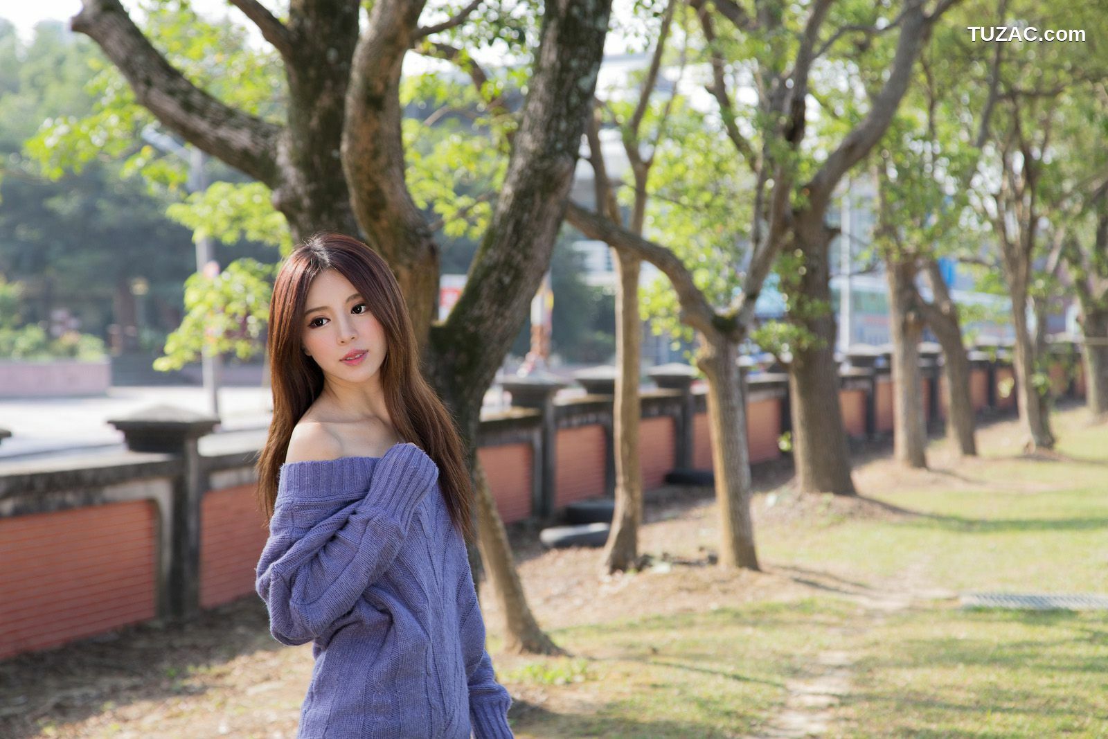 台湾正妹_台湾女神张齐郡JULIE《踏青》写真集