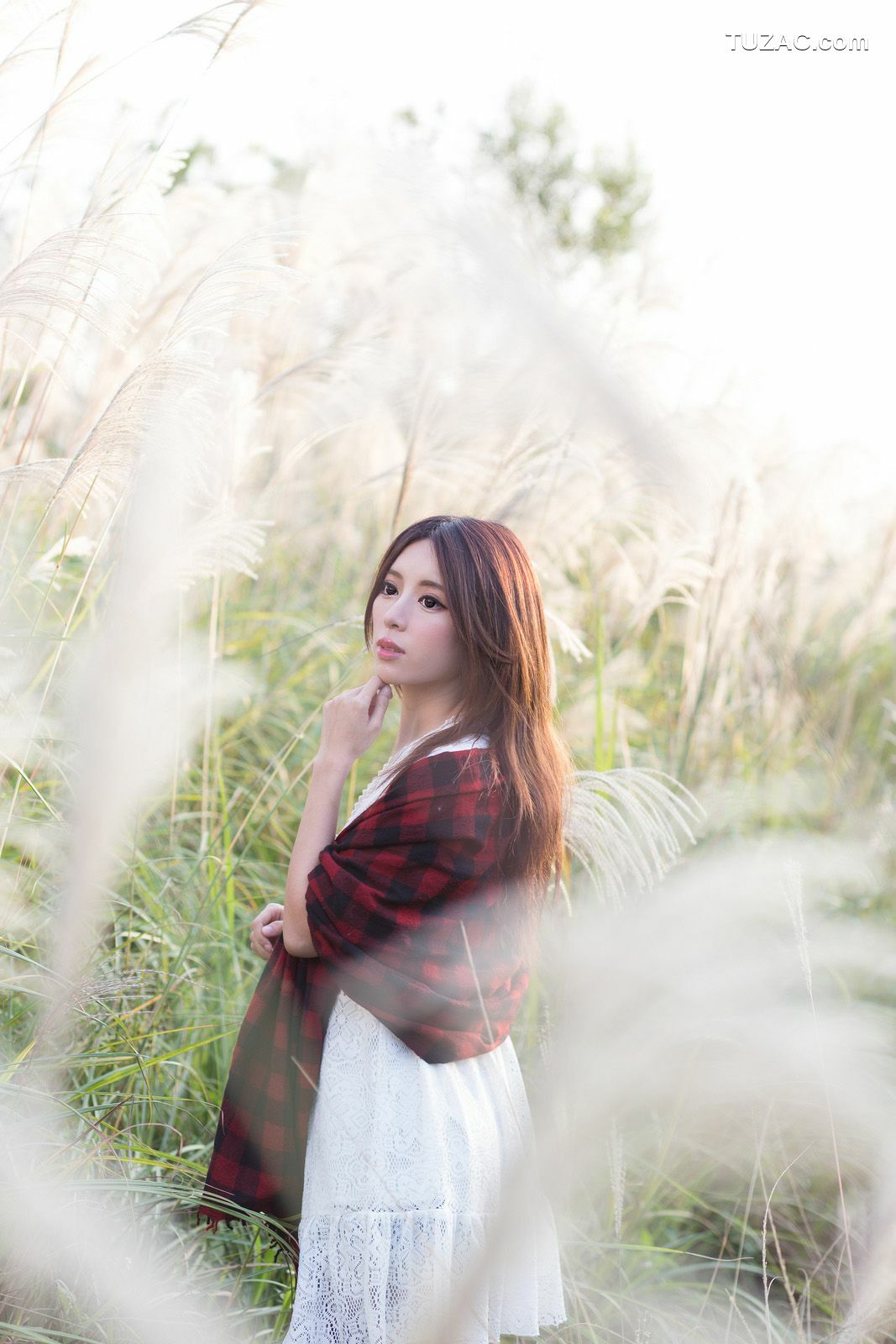 台湾正妹_台湾女神张齐郡JULIE《踏青》写真集