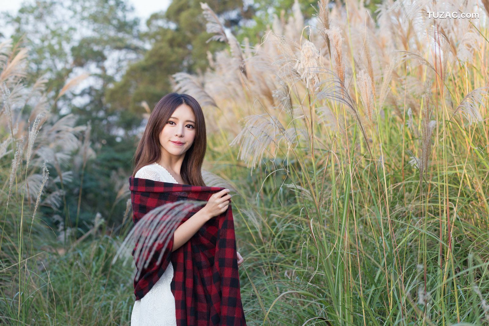 台湾正妹_台湾女神张齐郡JULIE《踏青》写真集