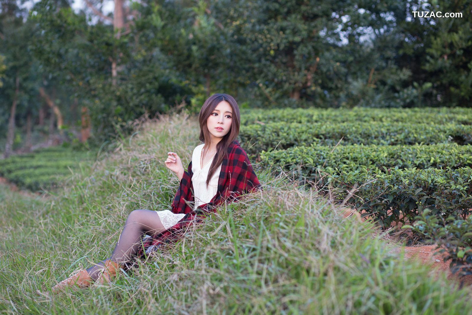 台湾正妹_台湾女神张齐郡JULIE《踏青》写真集